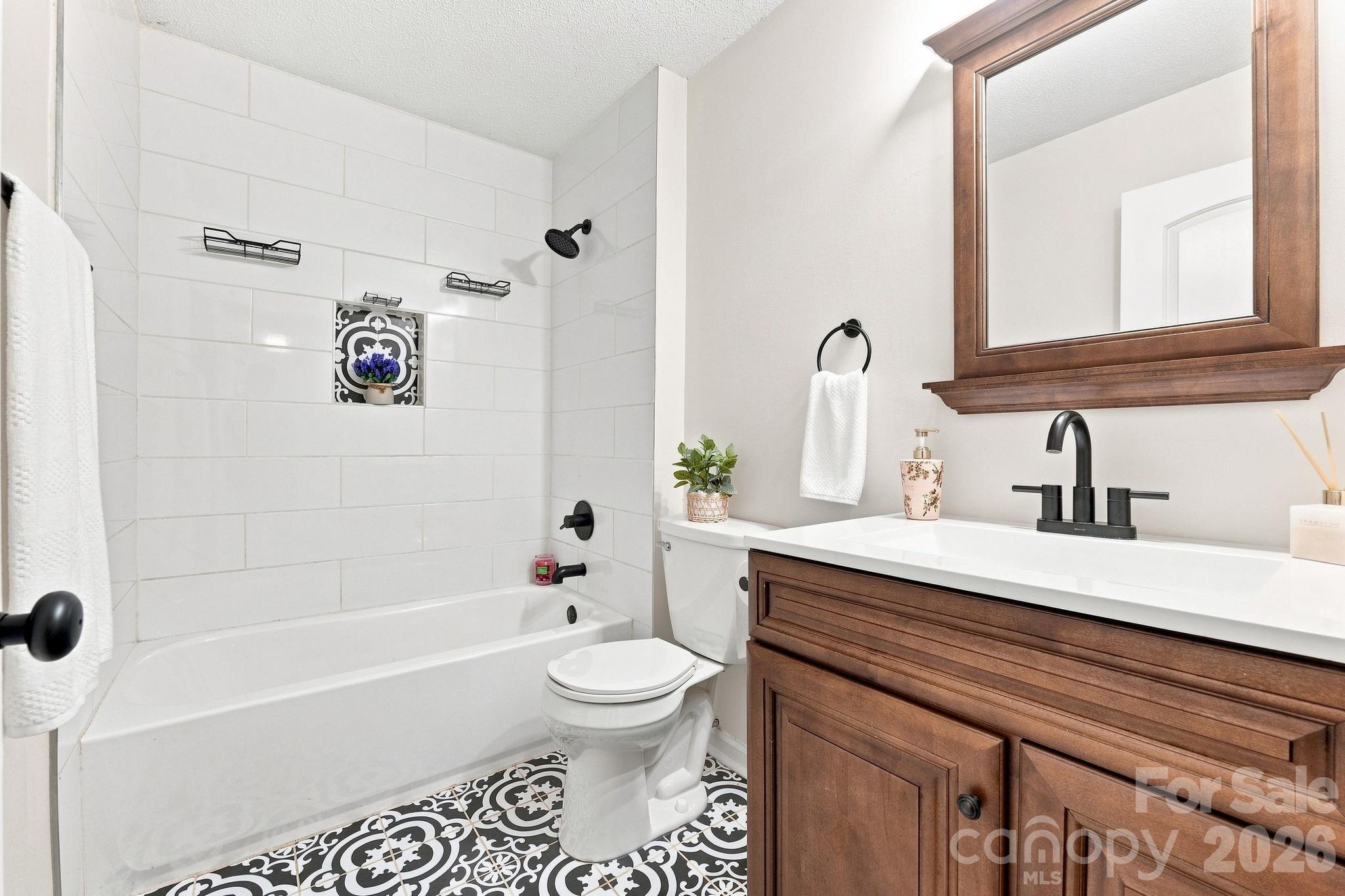 411 E Tennessee Avenue — Bessemer City