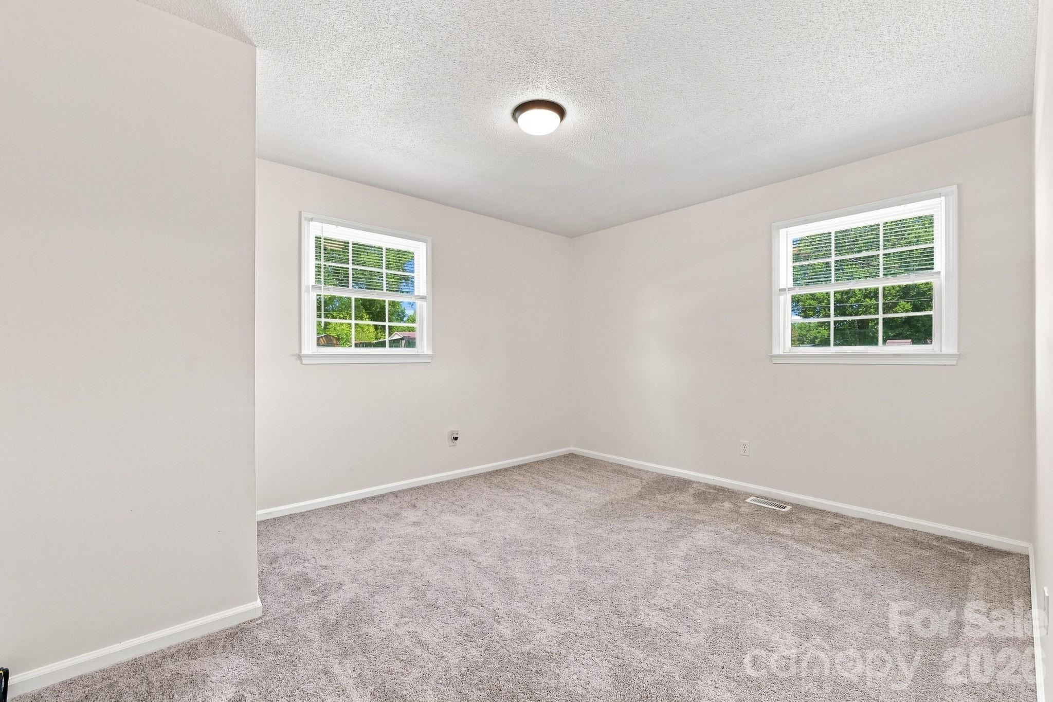 411 E Tennessee Avenue — Bessemer City