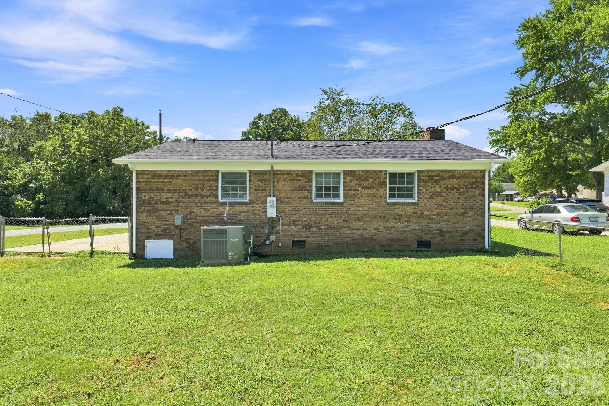 411 E Tennessee Avenue — Bessemer City