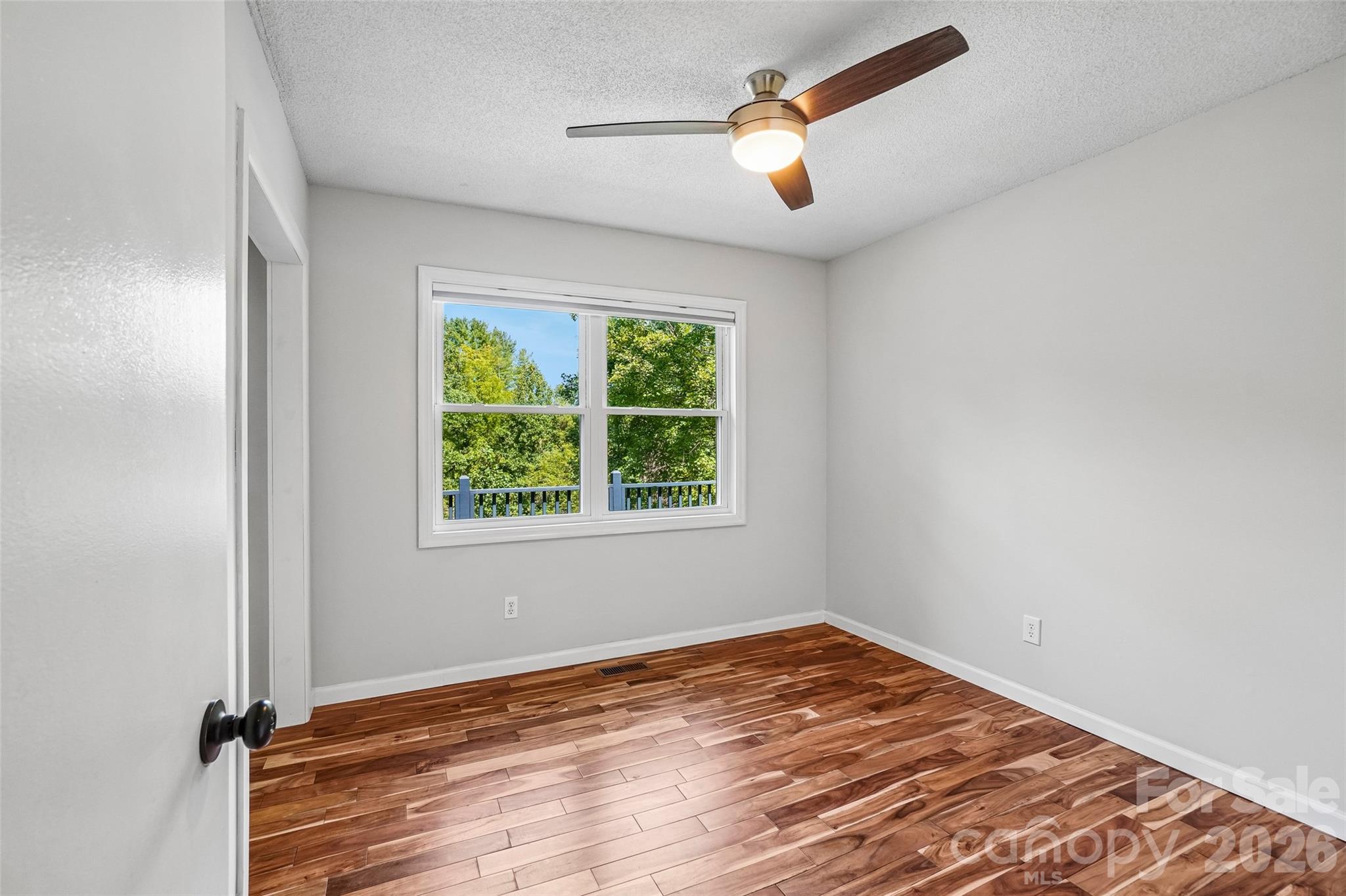 19 Jupiter Heights — Weaverville