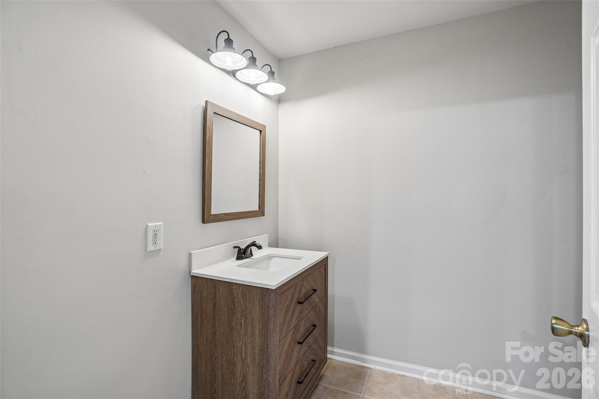 19 Jupiter Heights — Weaverville