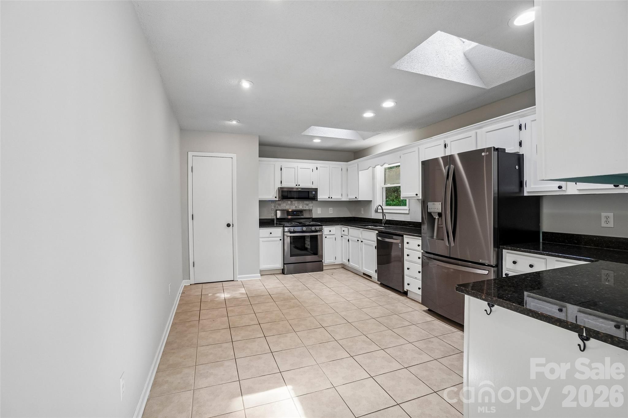 19 Jupiter Heights — Weaverville