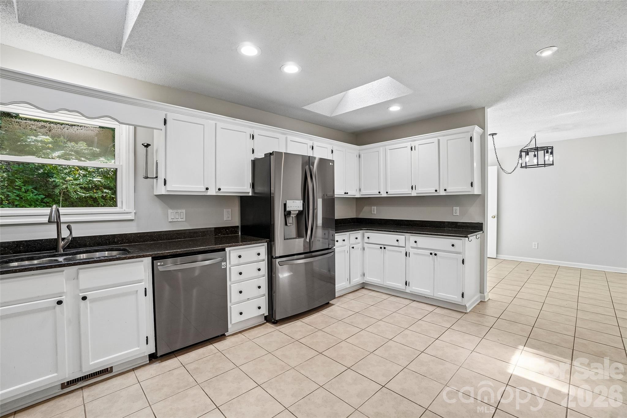 19 Jupiter Heights — Weaverville