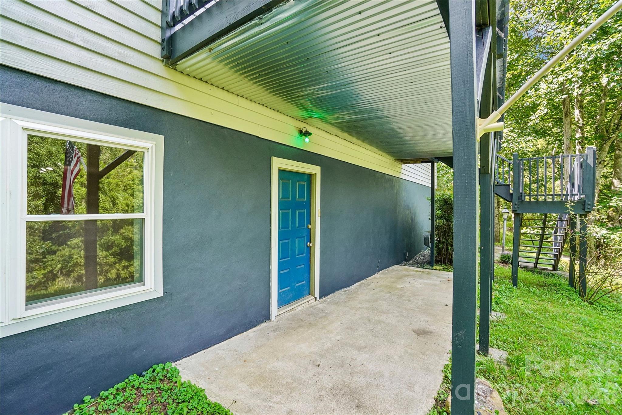 19 Jupiter Heights — Weaverville