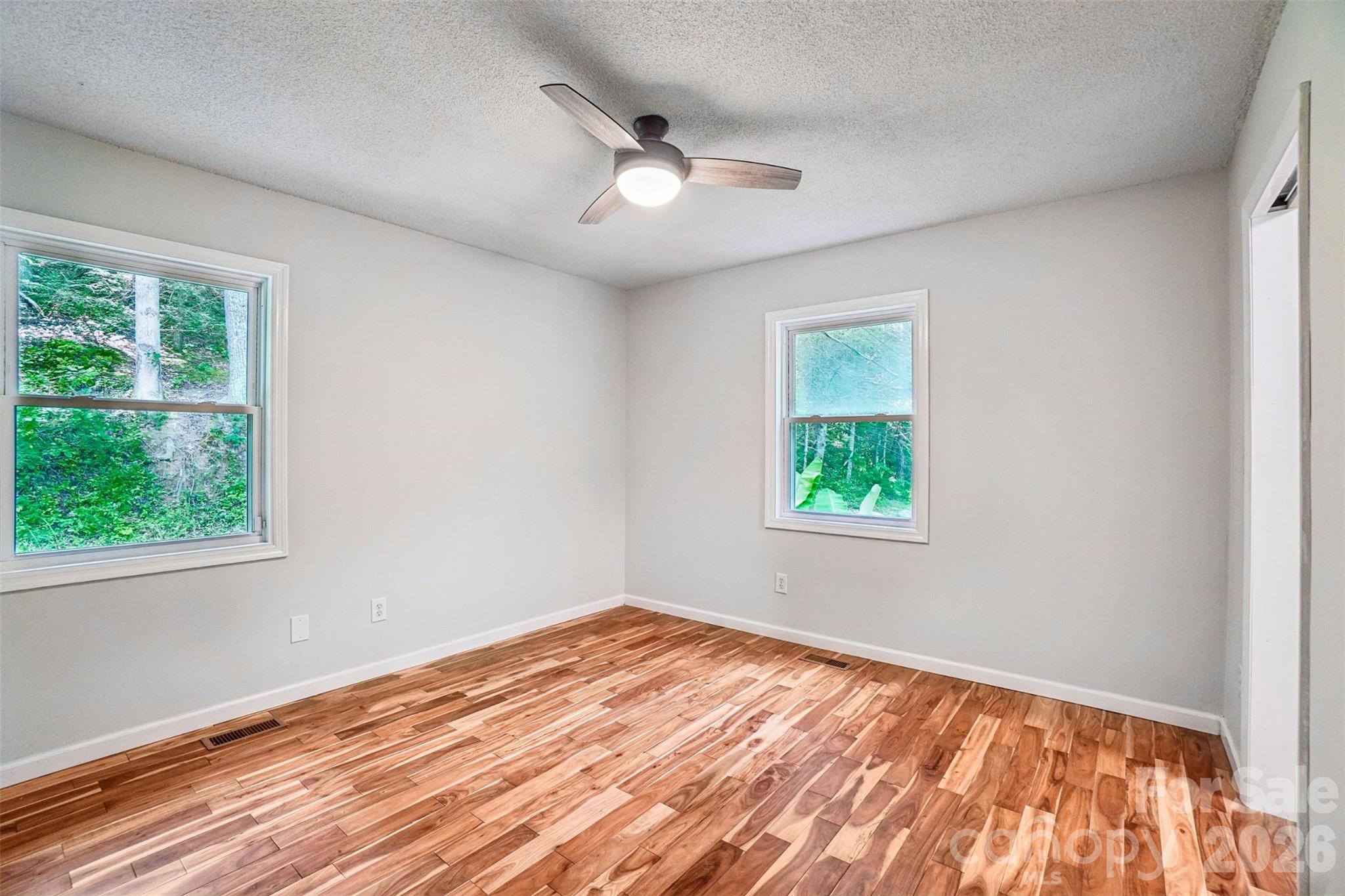 19 Jupiter Heights — Weaverville
