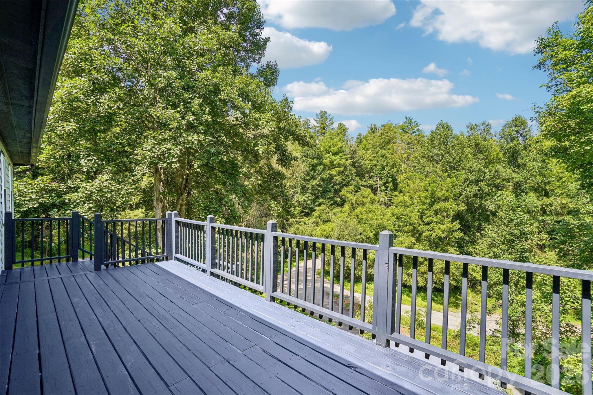 19 Jupiter Heights — Weaverville