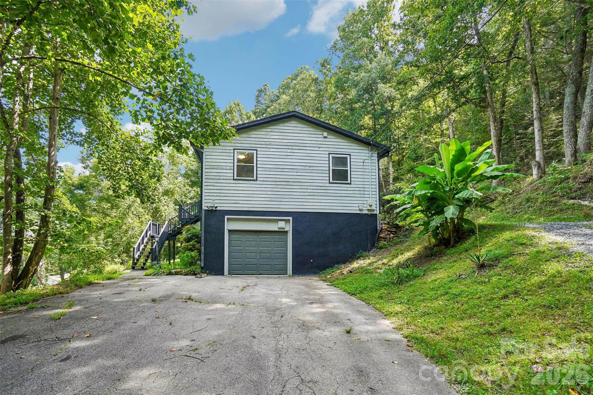 19 Jupiter Heights — Weaverville
