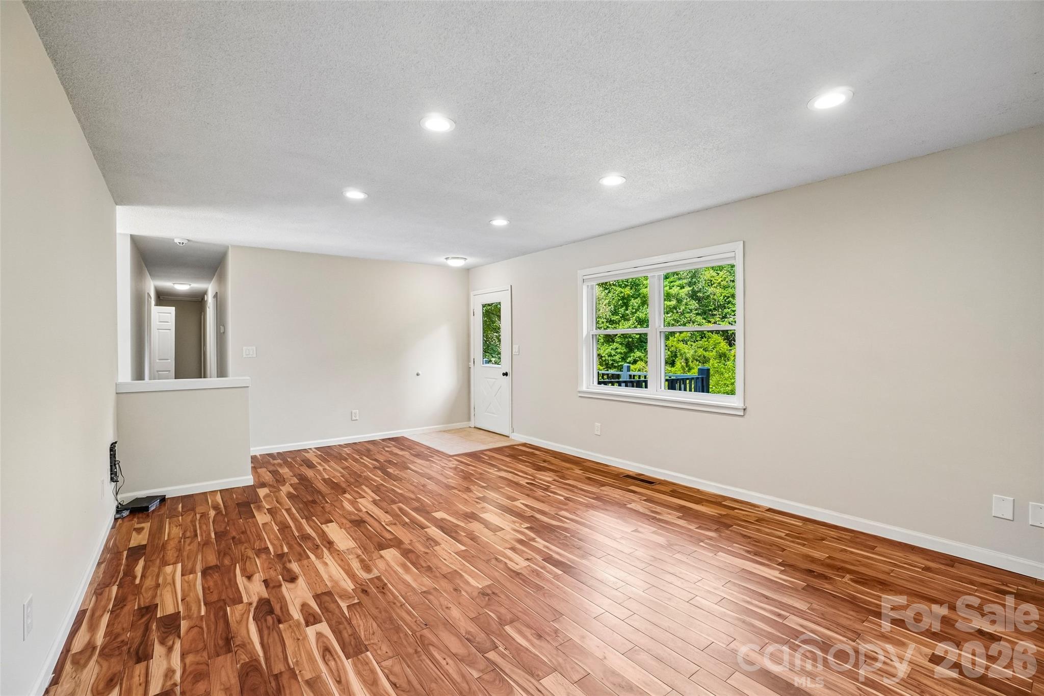 19 Jupiter Heights — Weaverville