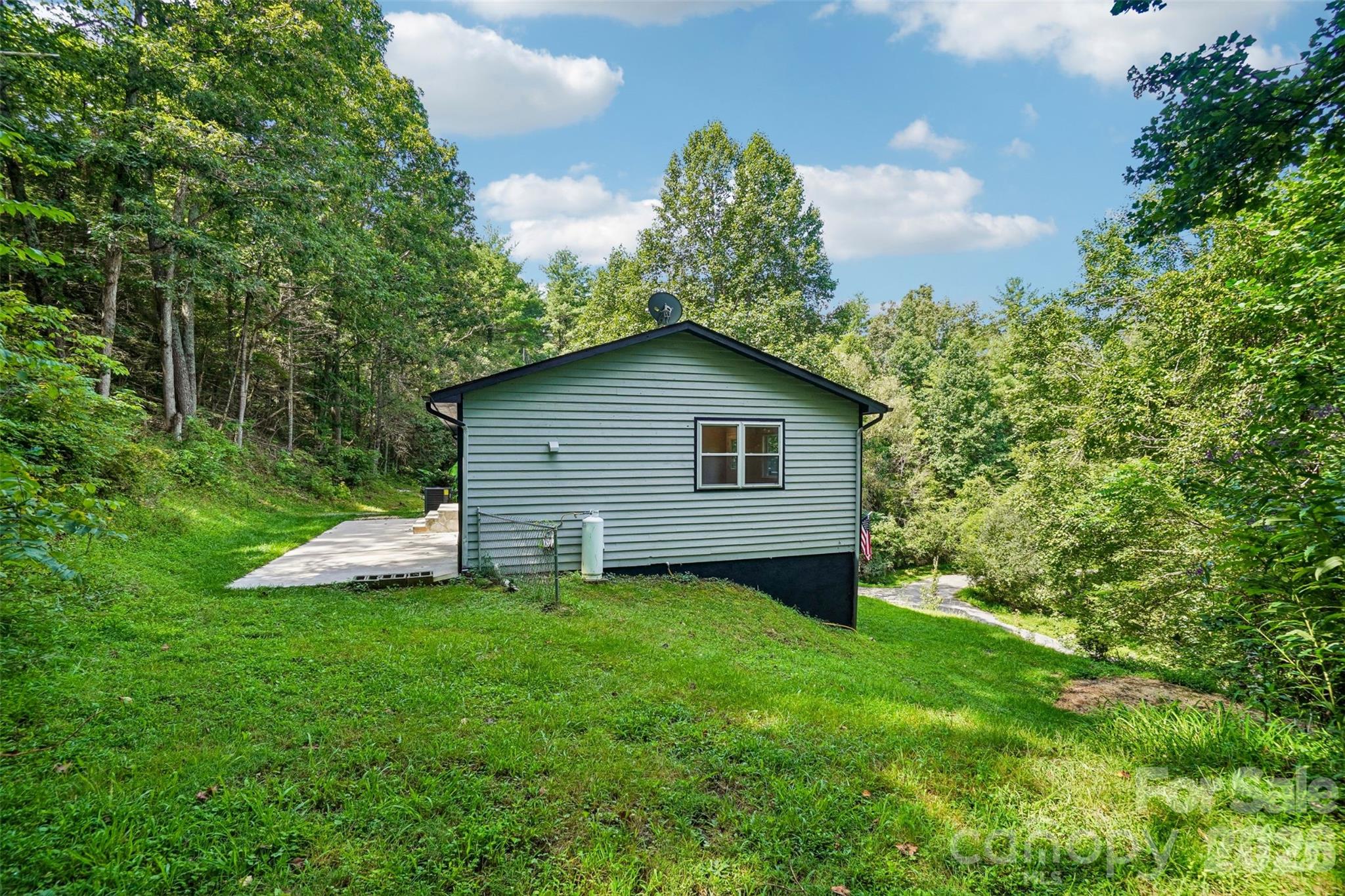 19 Jupiter Heights — Weaverville
