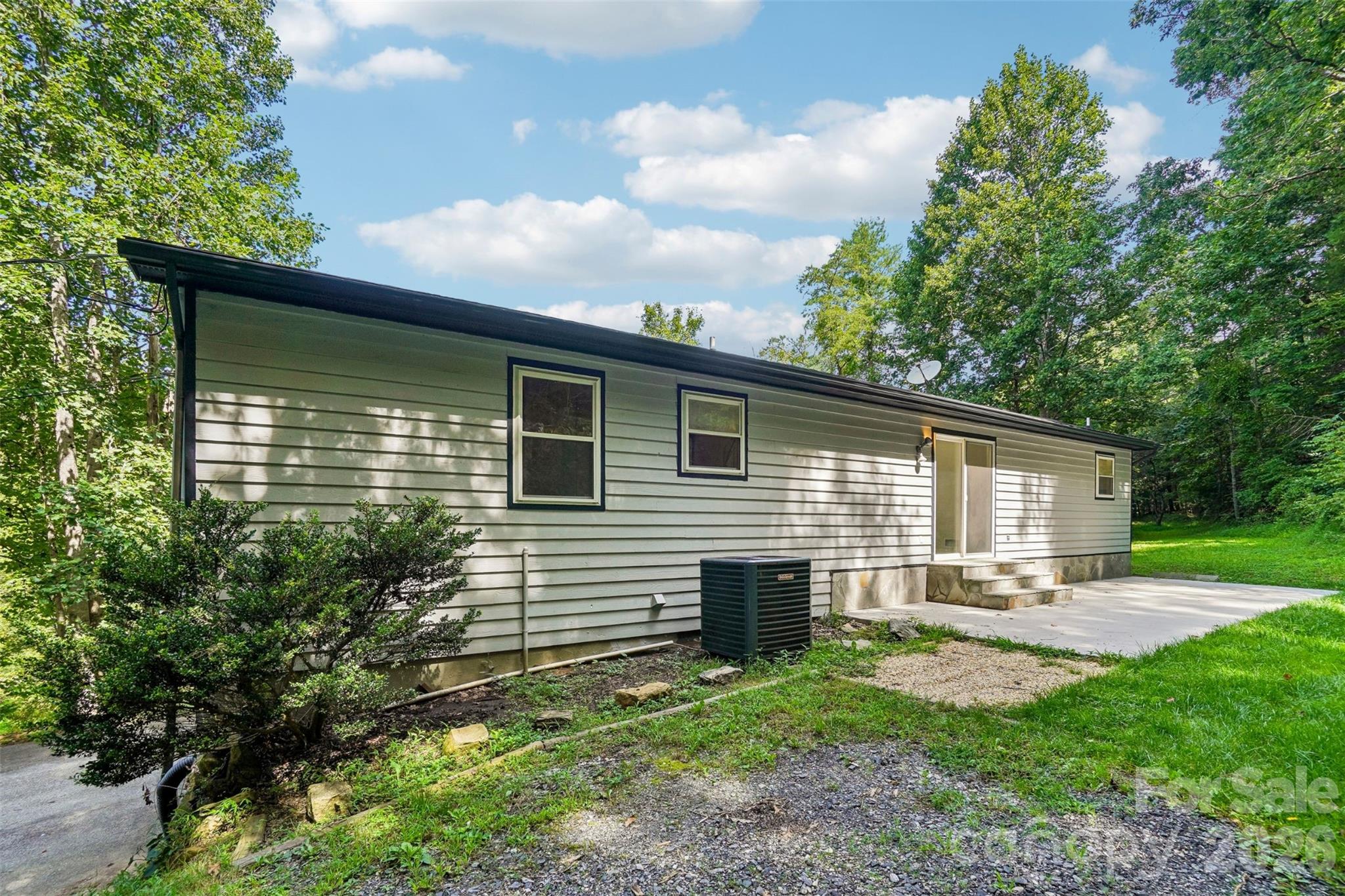 19 Jupiter Heights — Weaverville