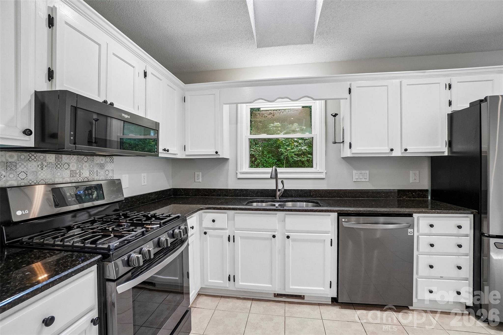 19 Jupiter Heights — Weaverville