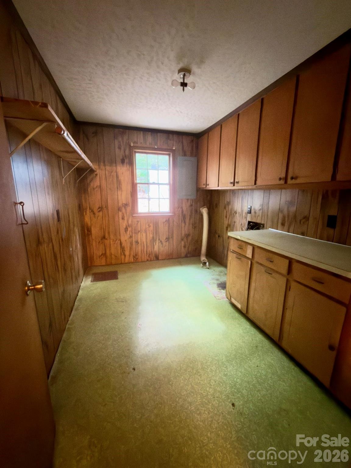1351 Black Ankle Road — Star