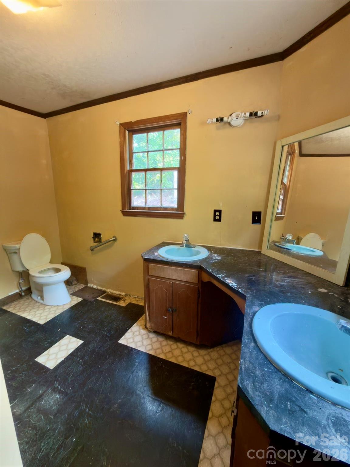 1351 Black Ankle Road — Star