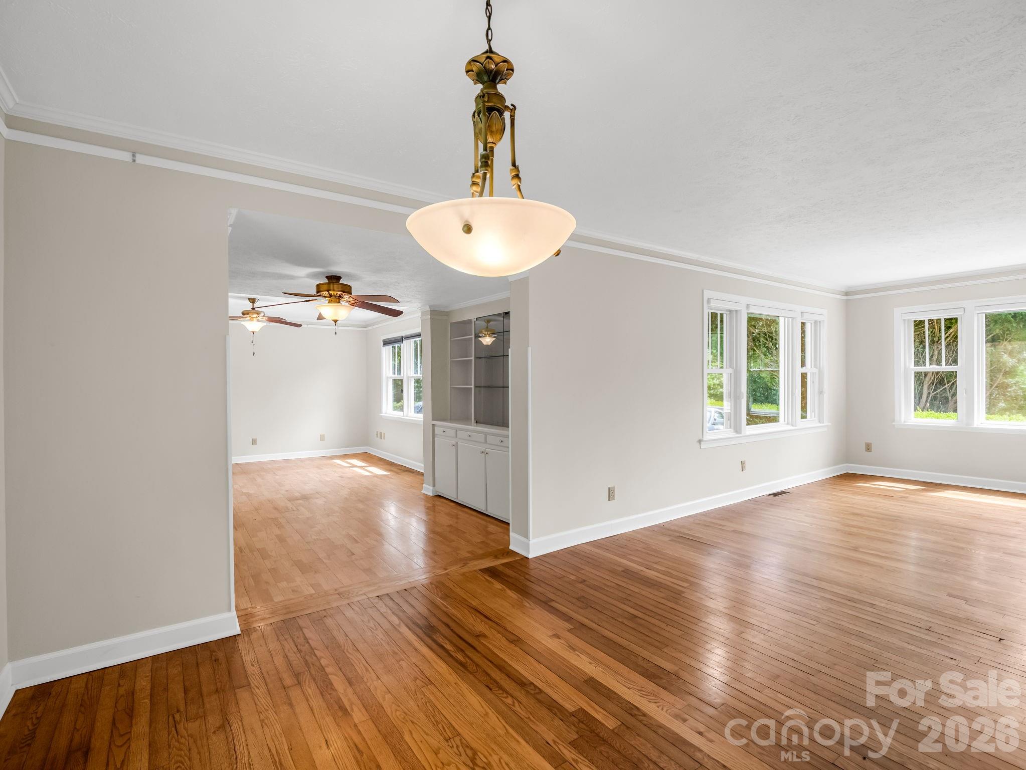 370 Orchard Circle — Laurel Park