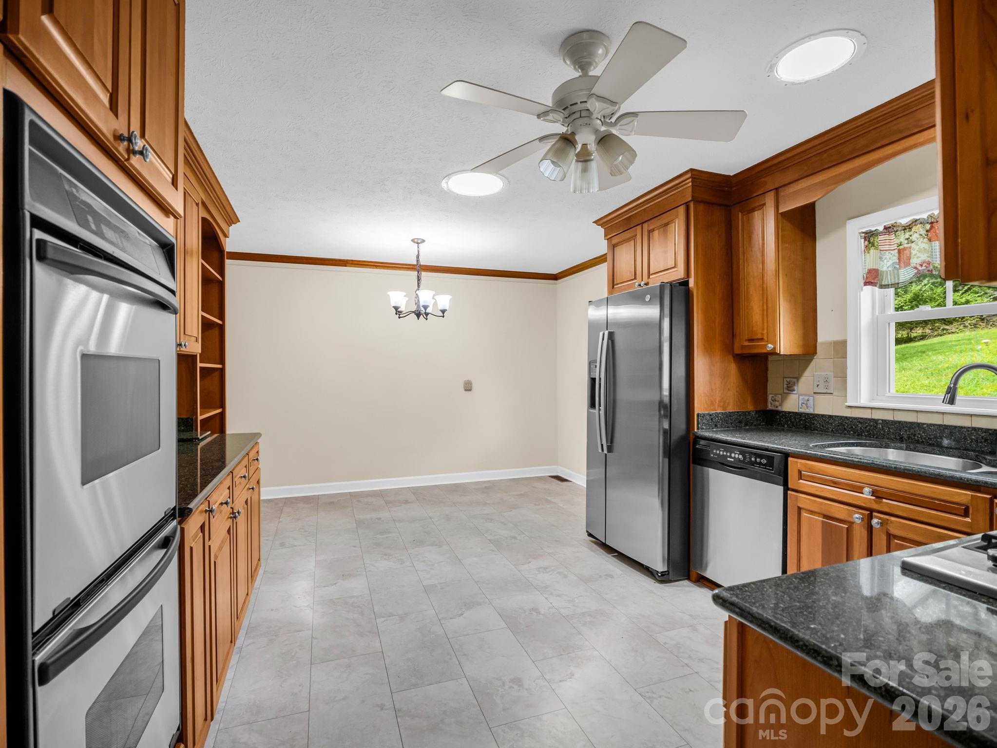 370 Orchard Circle — Laurel Park