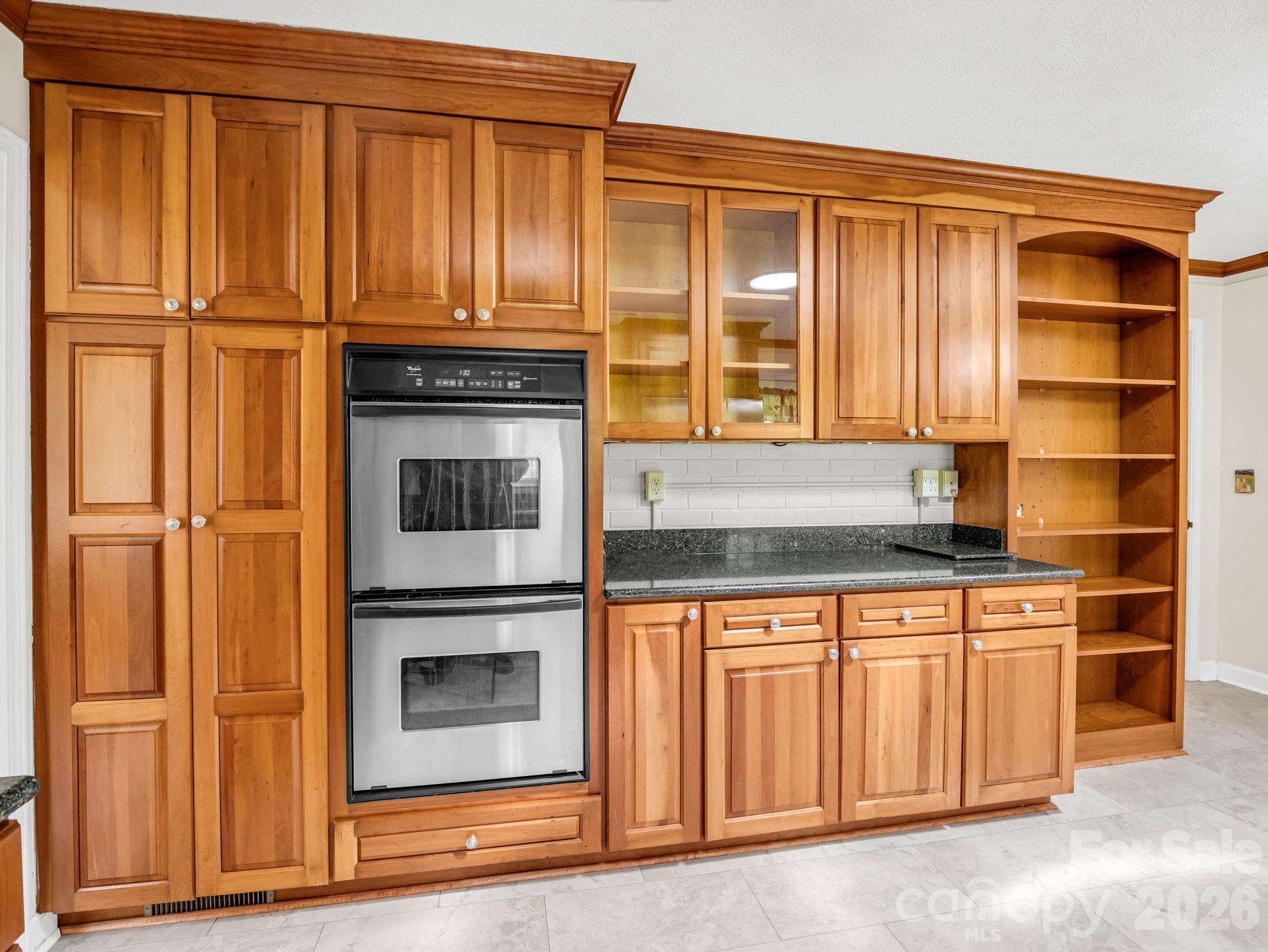 370 Orchard Circle — Laurel Park