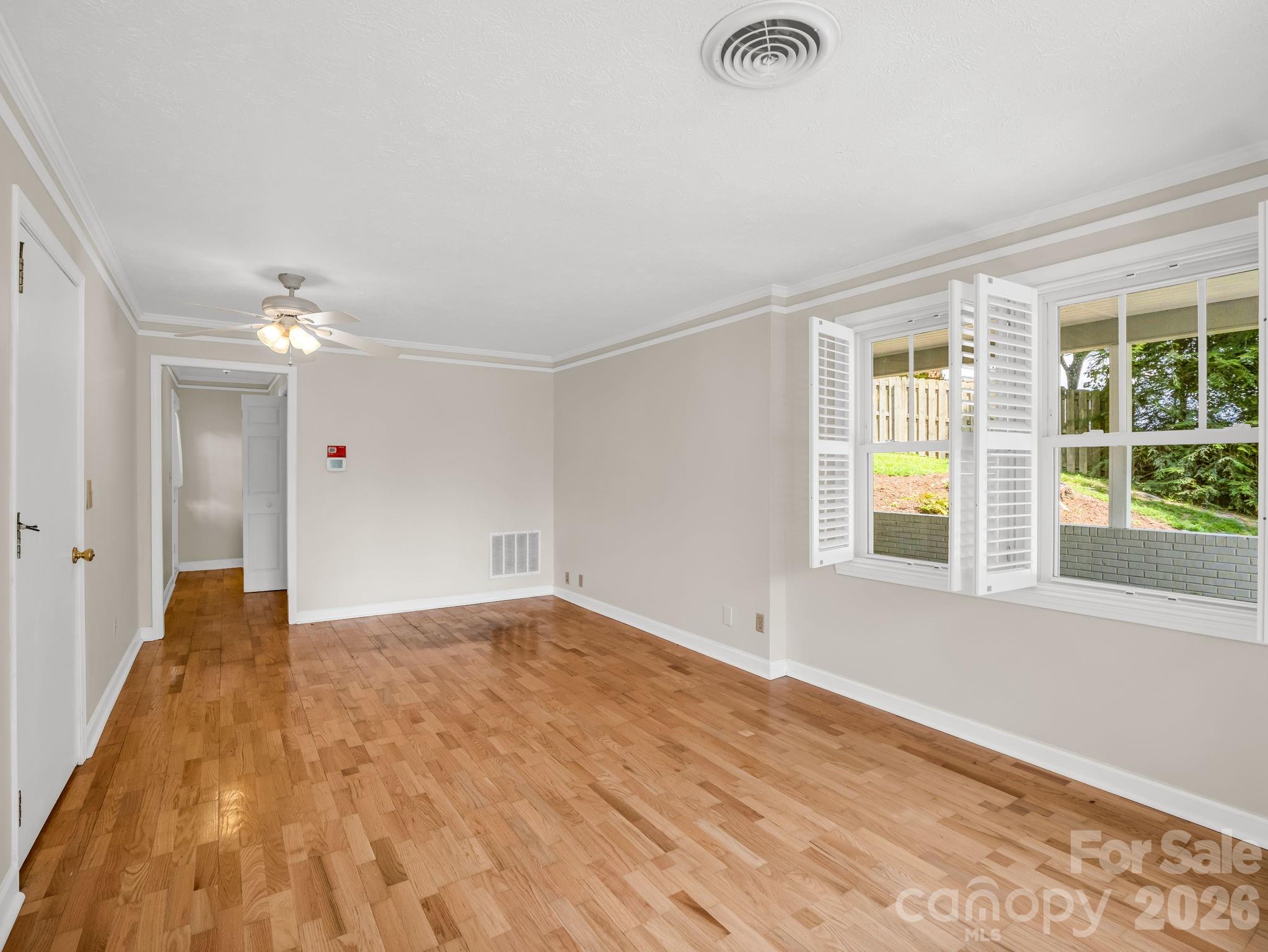 370 Orchard Circle — Laurel Park
