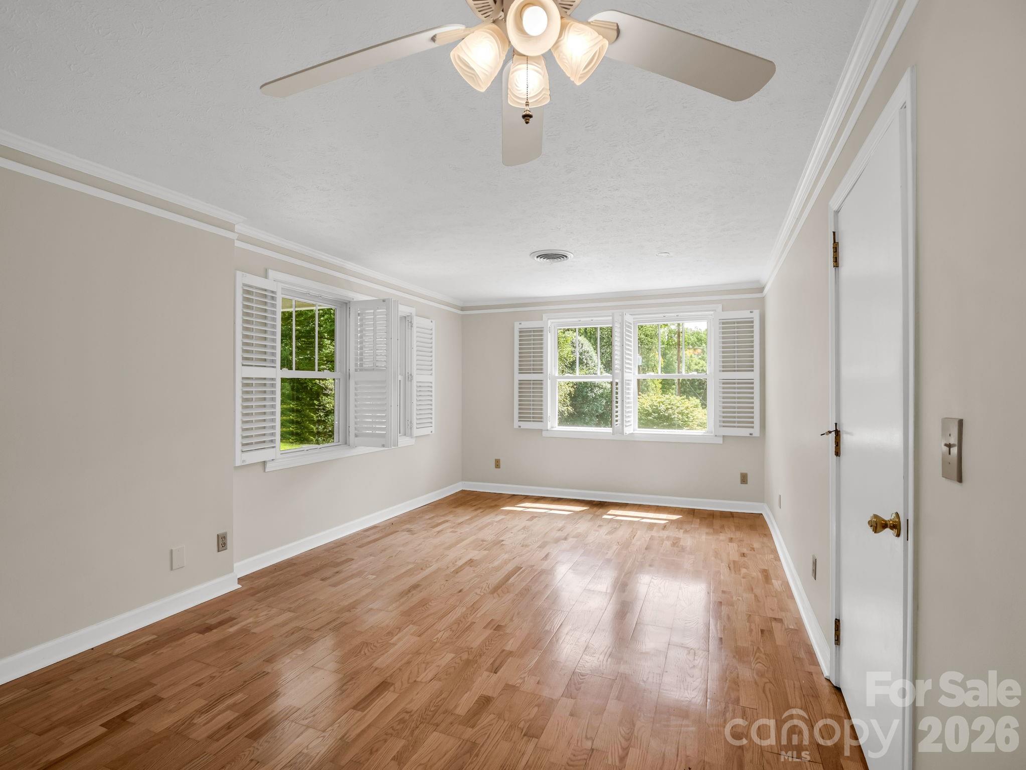 370 Orchard Circle — Laurel Park