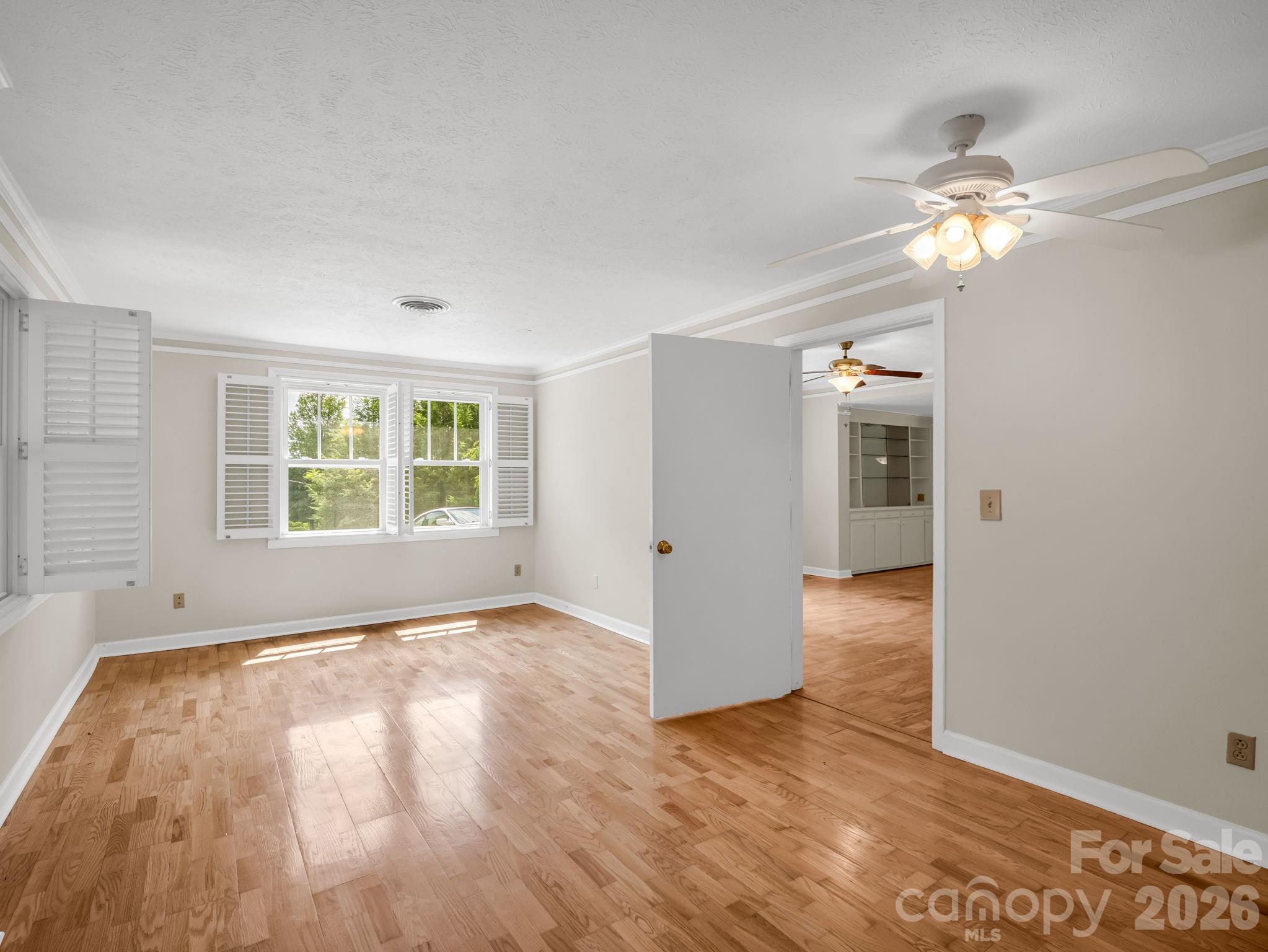 370 Orchard Circle — Laurel Park