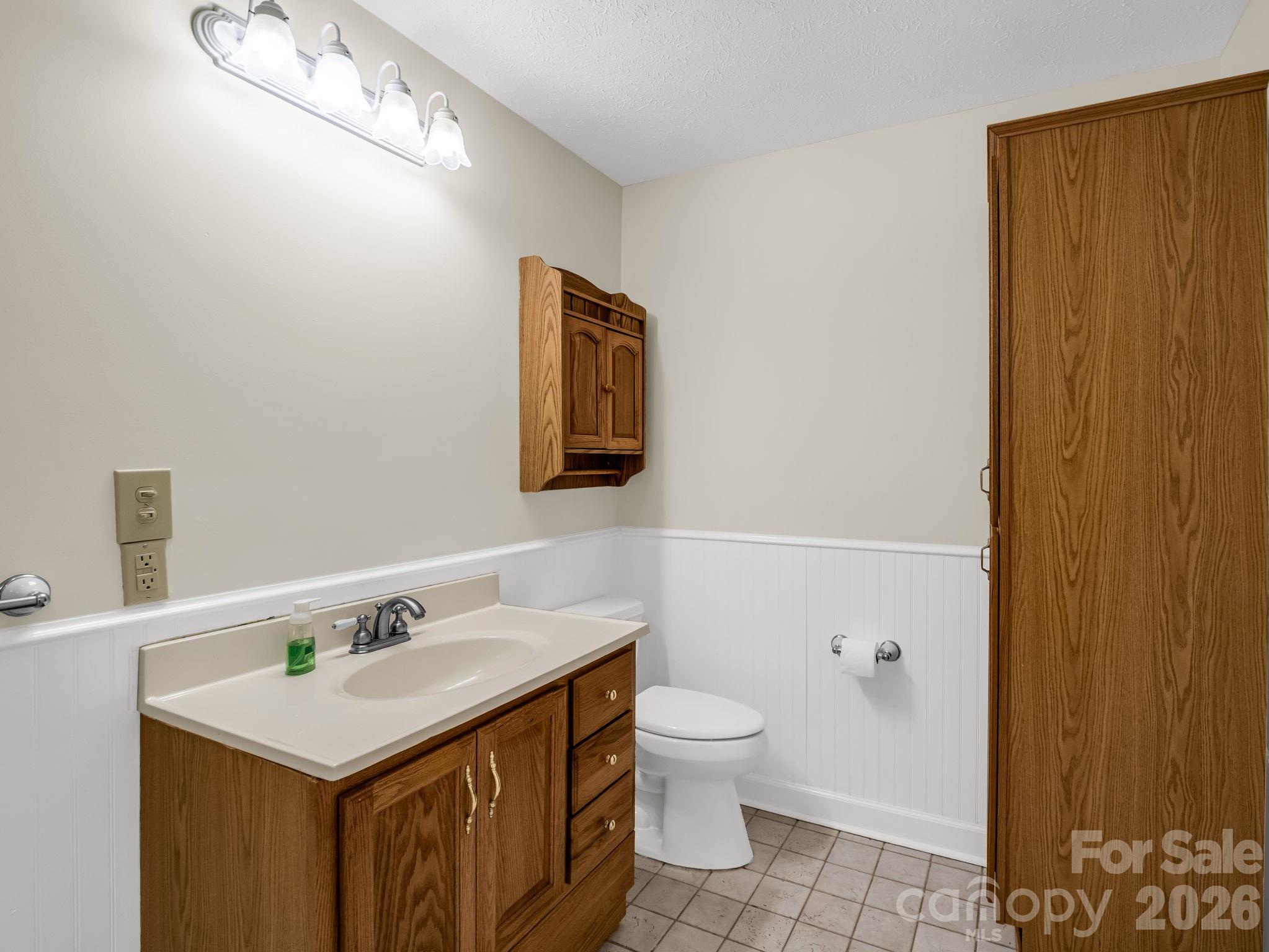 370 Orchard Circle — Laurel Park