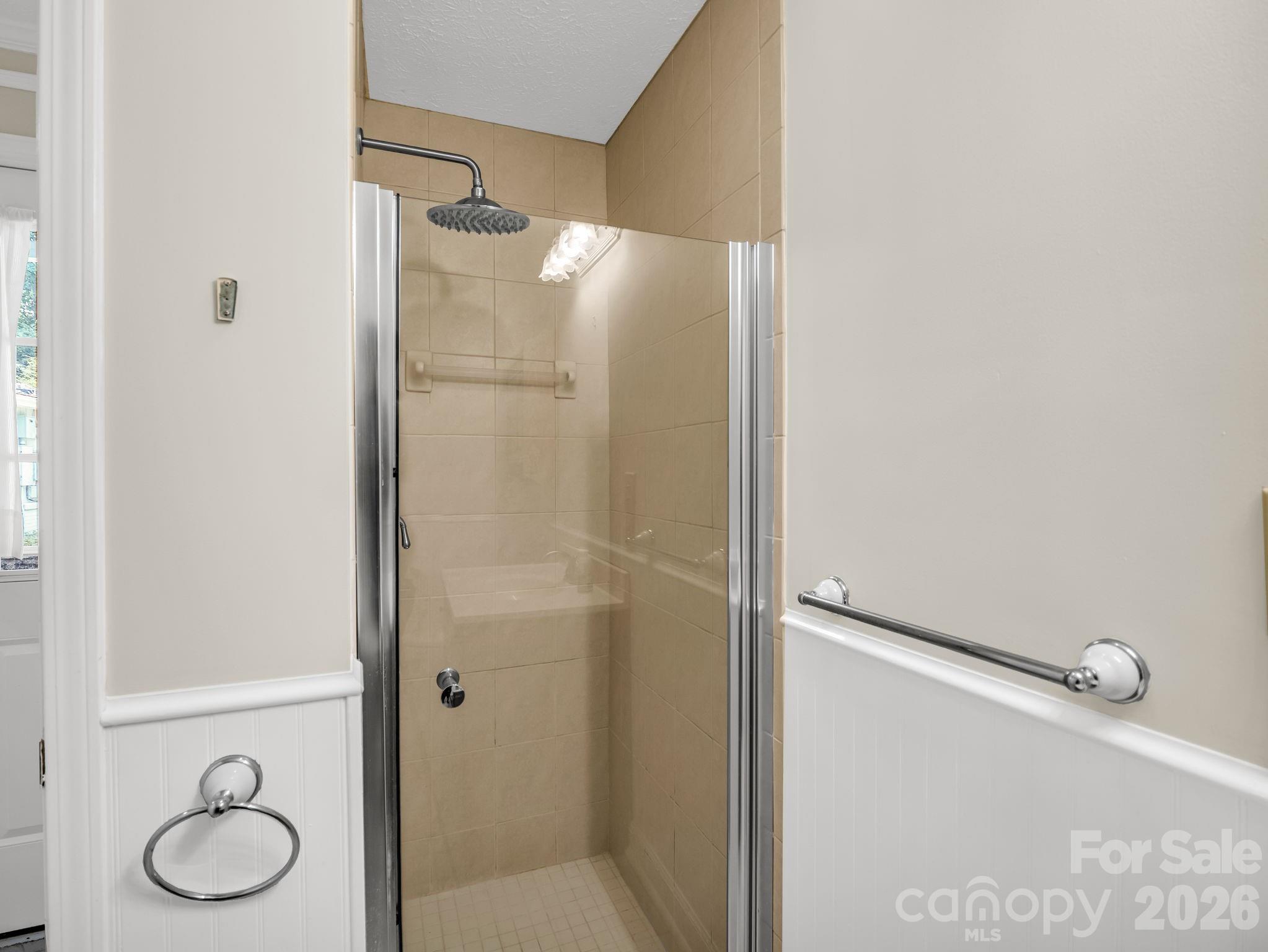 370 Orchard Circle — Laurel Park
