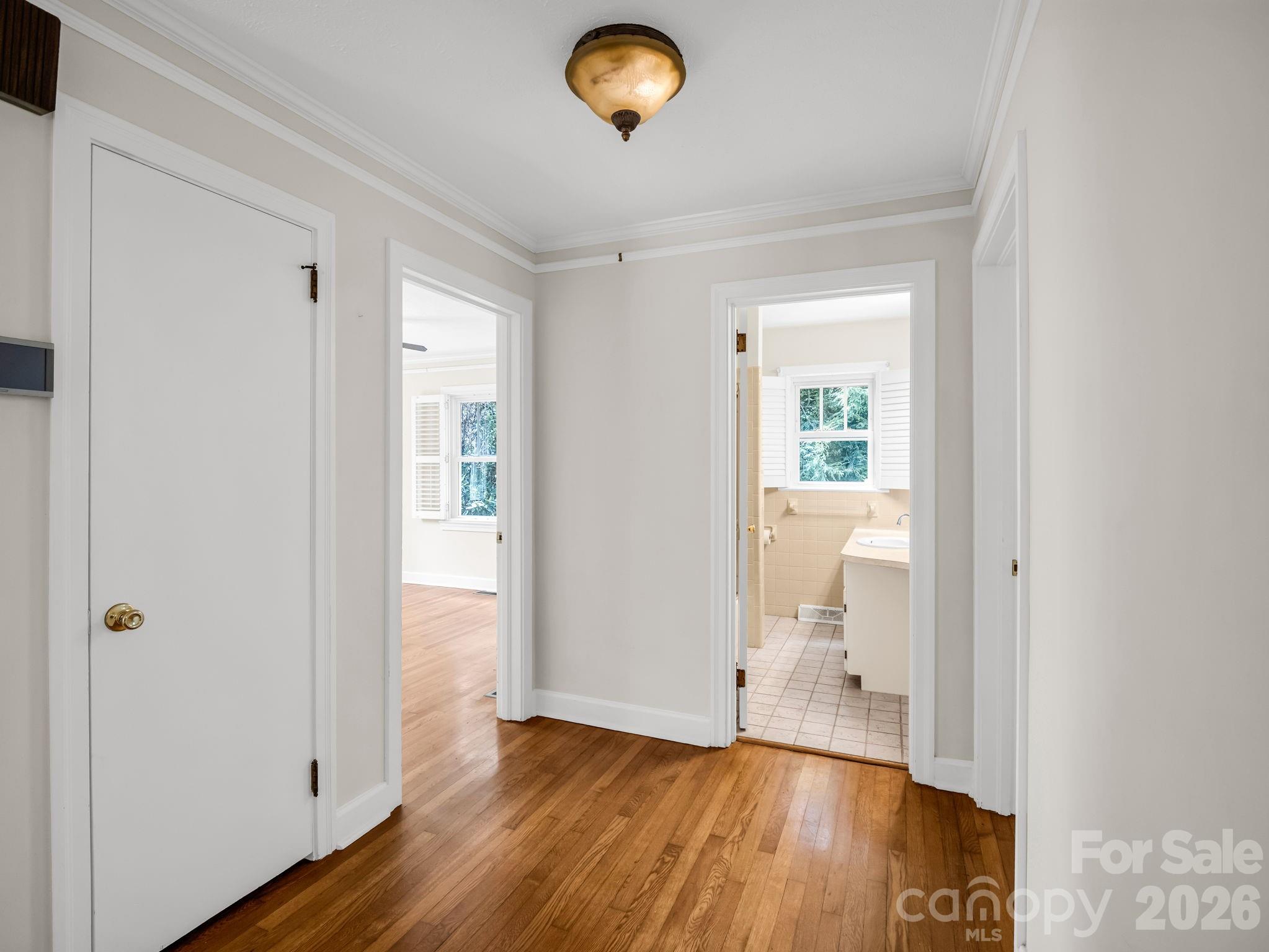 370 Orchard Circle — Laurel Park