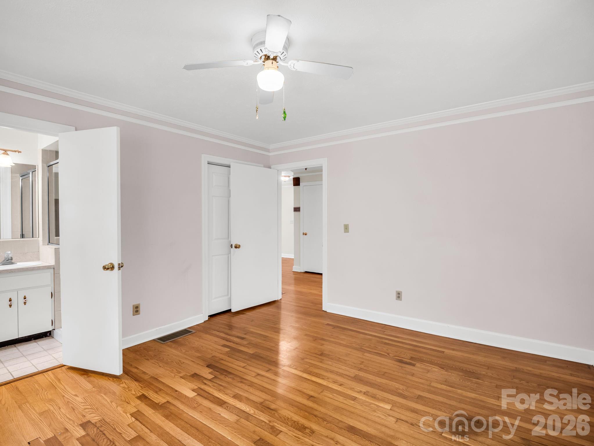 370 Orchard Circle — Laurel Park