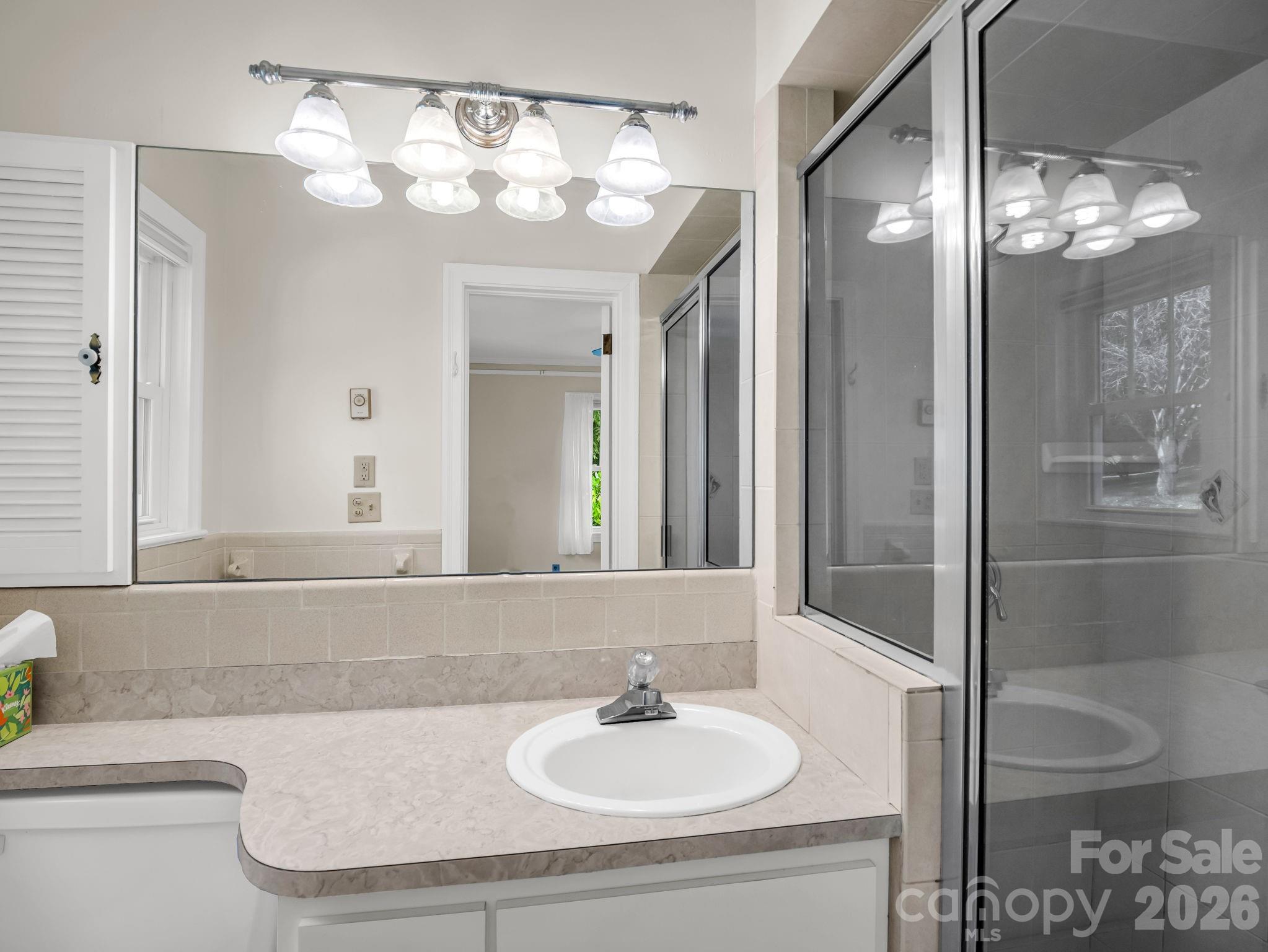 370 Orchard Circle — Laurel Park