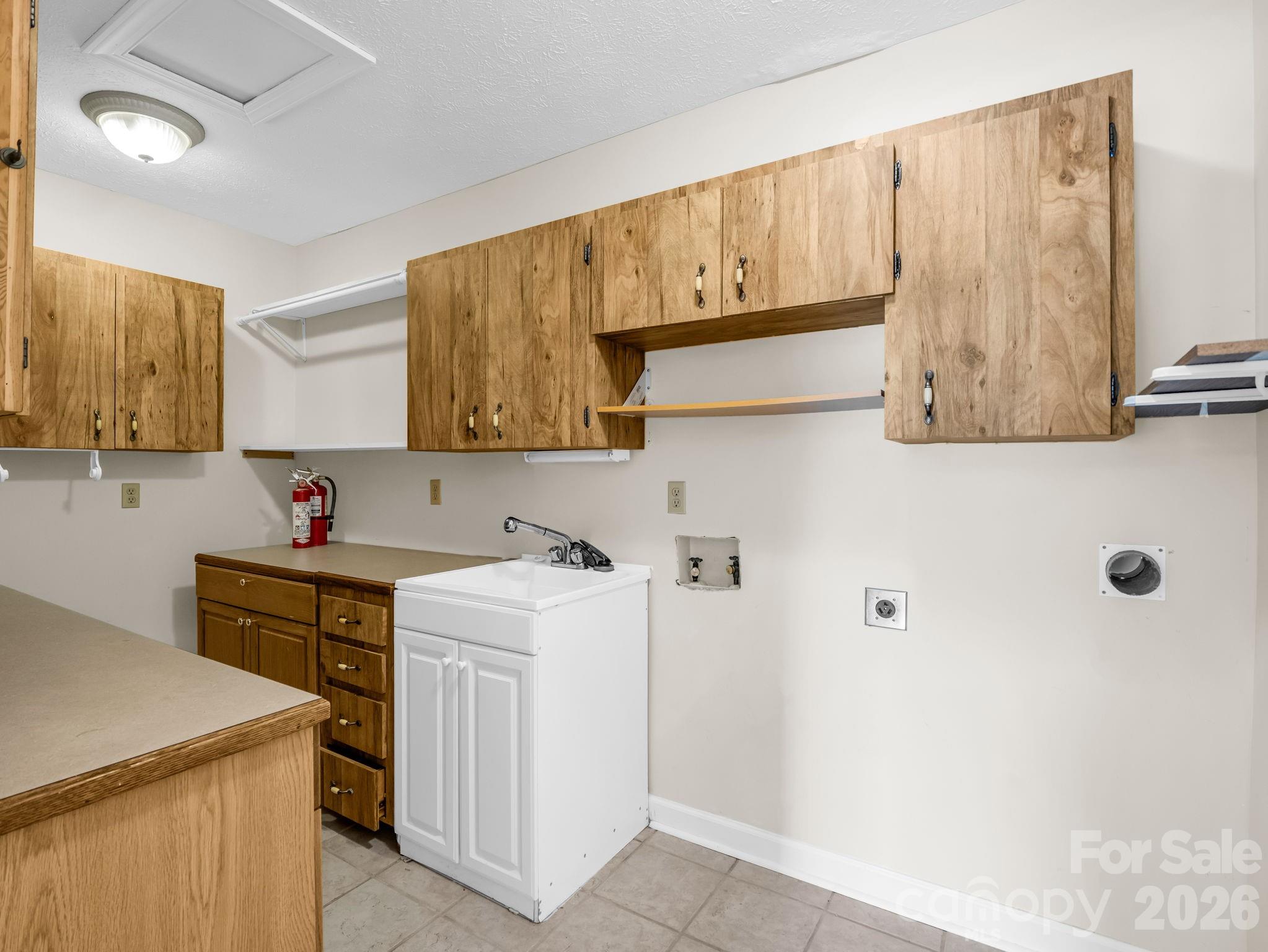 370 Orchard Circle — Laurel Park