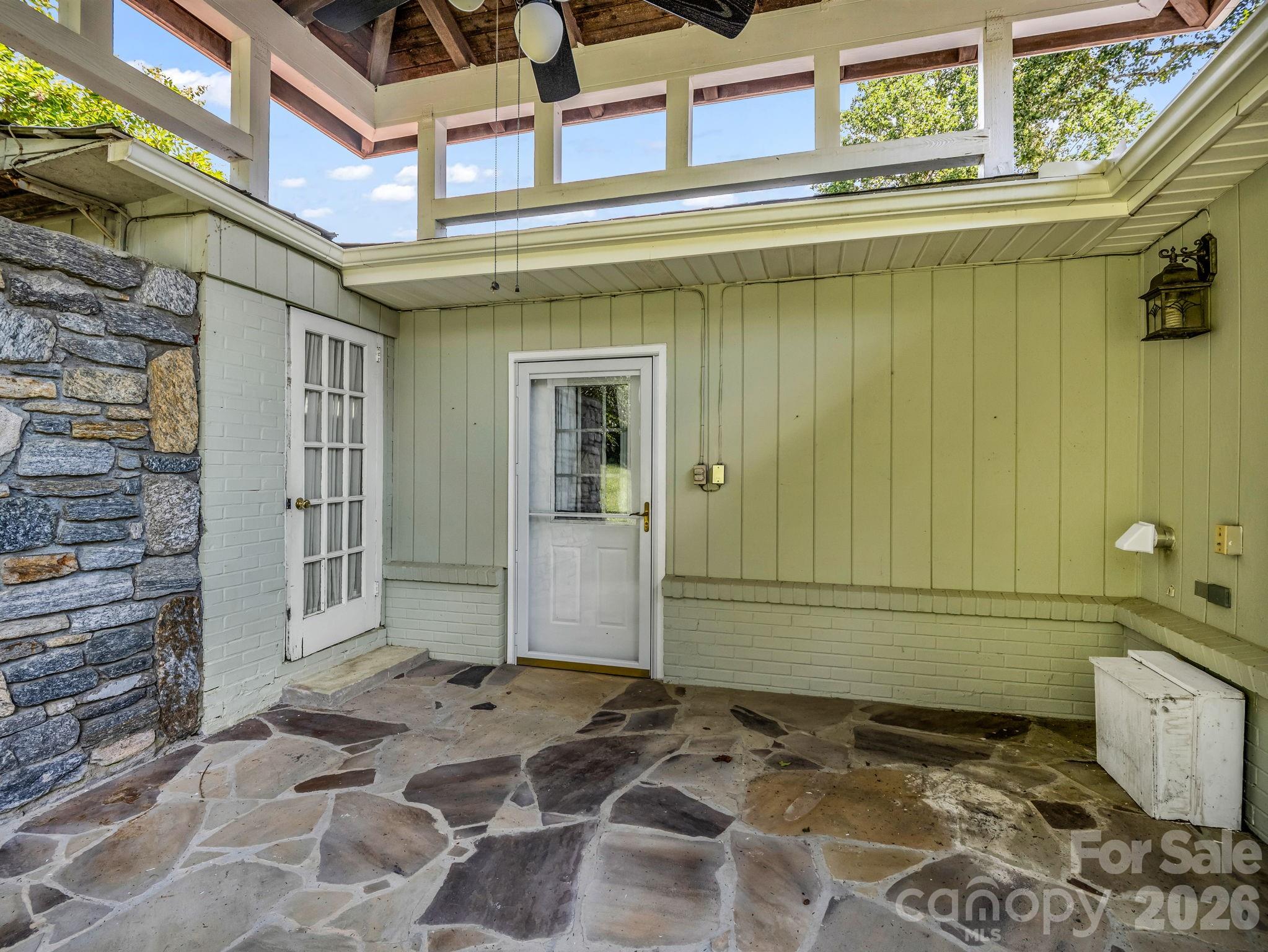 370 Orchard Circle — Laurel Park
