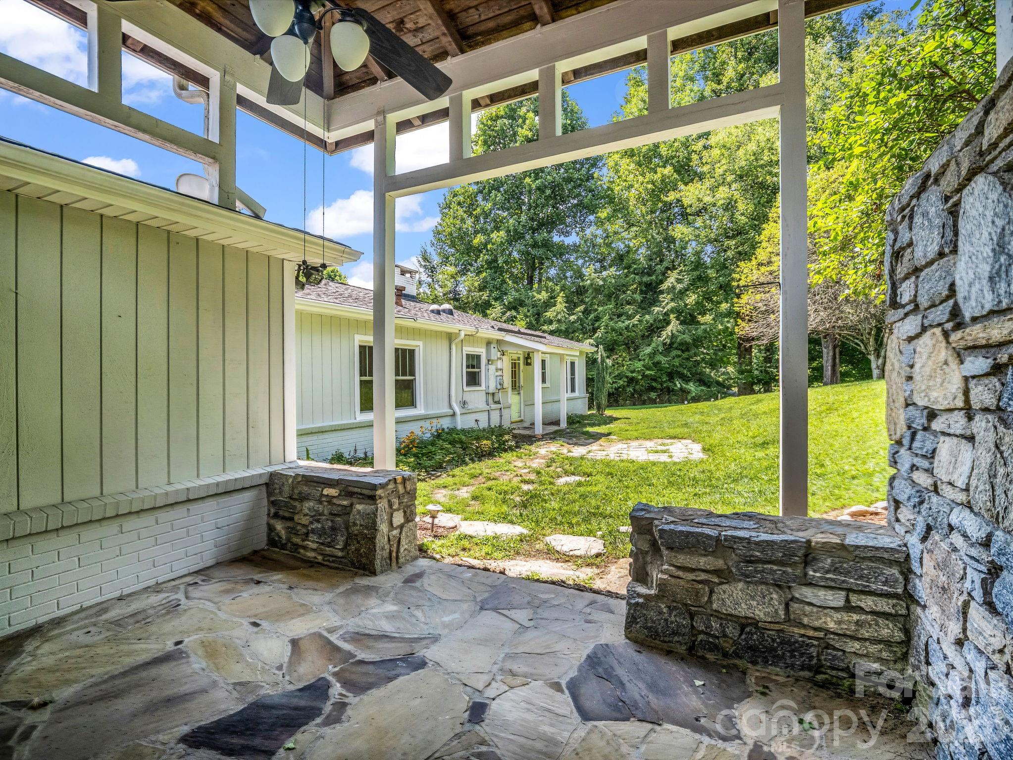 370 Orchard Circle — Laurel Park