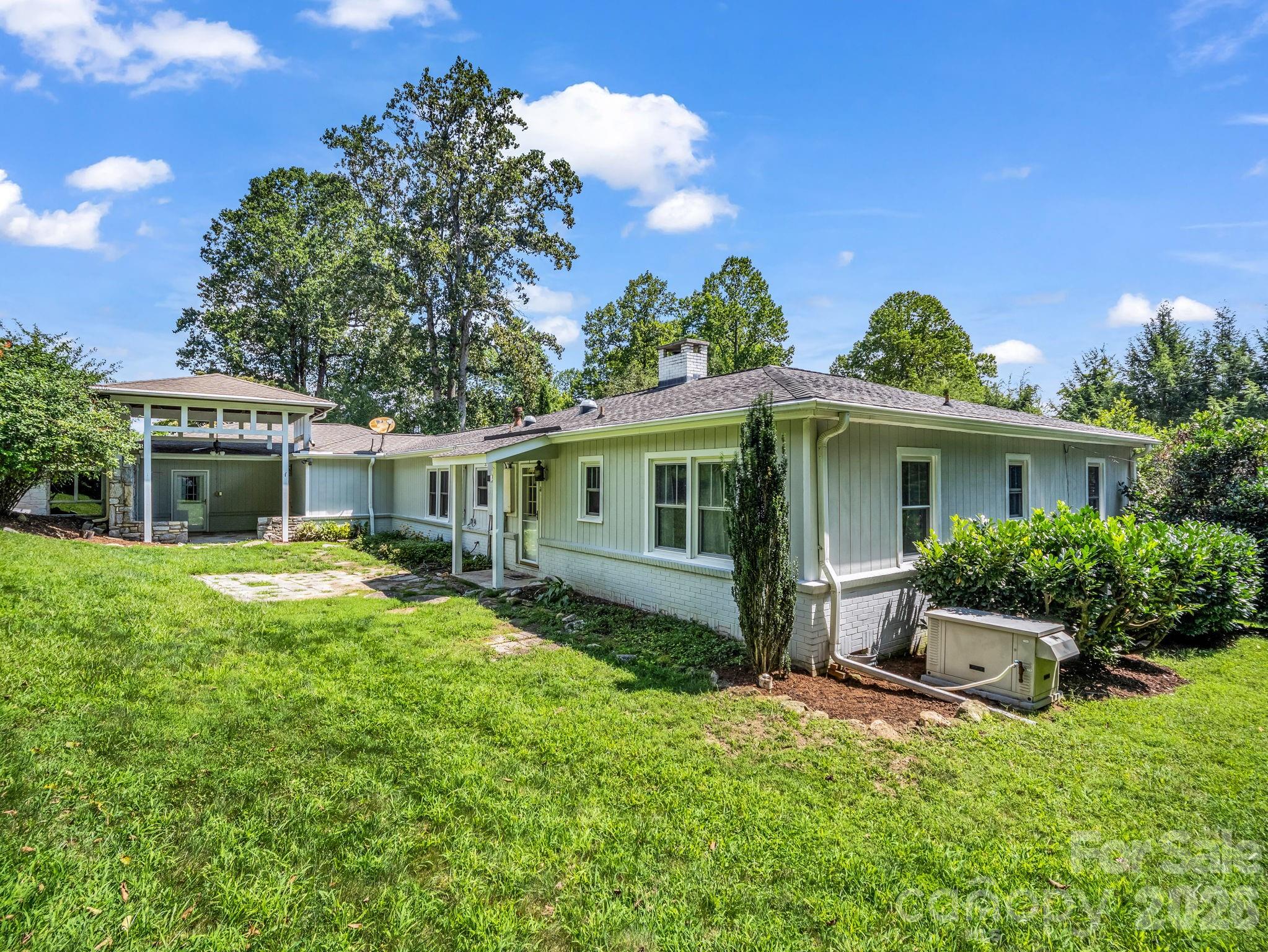 370 Orchard Circle — Laurel Park