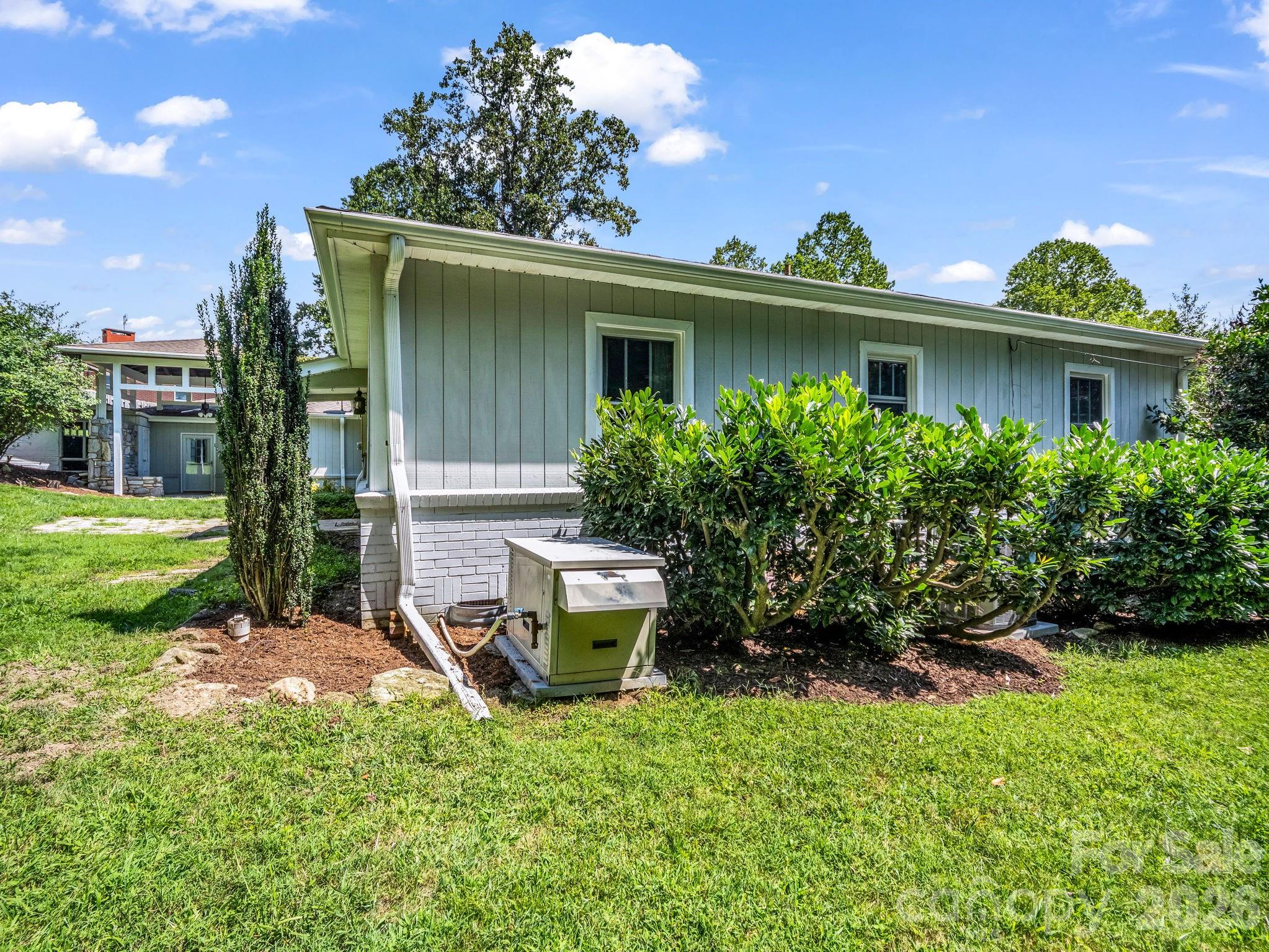 370 Orchard Circle — Laurel Park