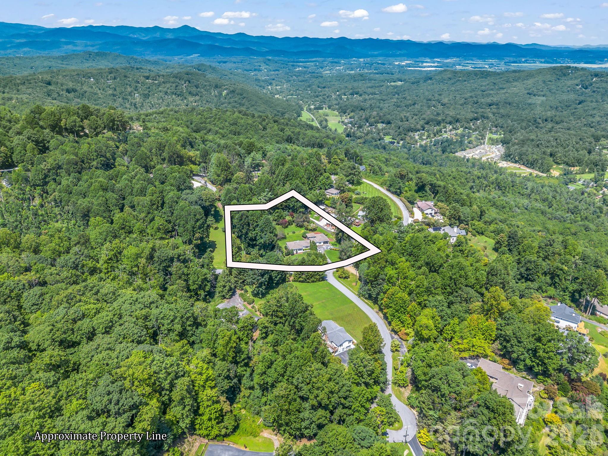 370 Orchard Circle — Laurel Park