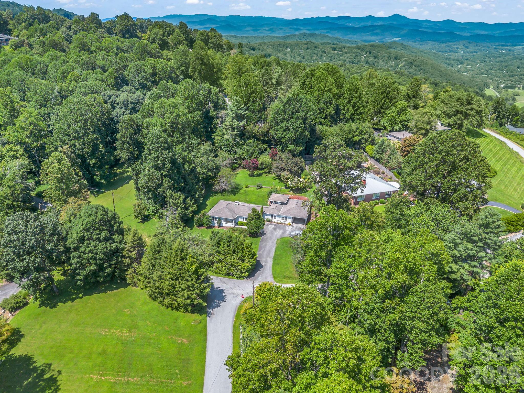 370 Orchard Circle — Laurel Park