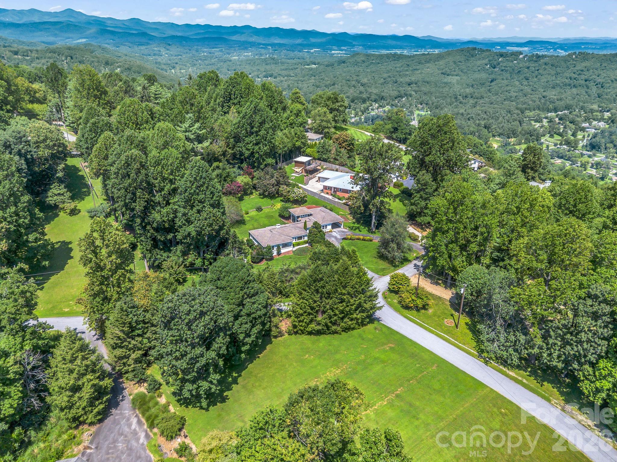 370 Orchard Circle — Laurel Park