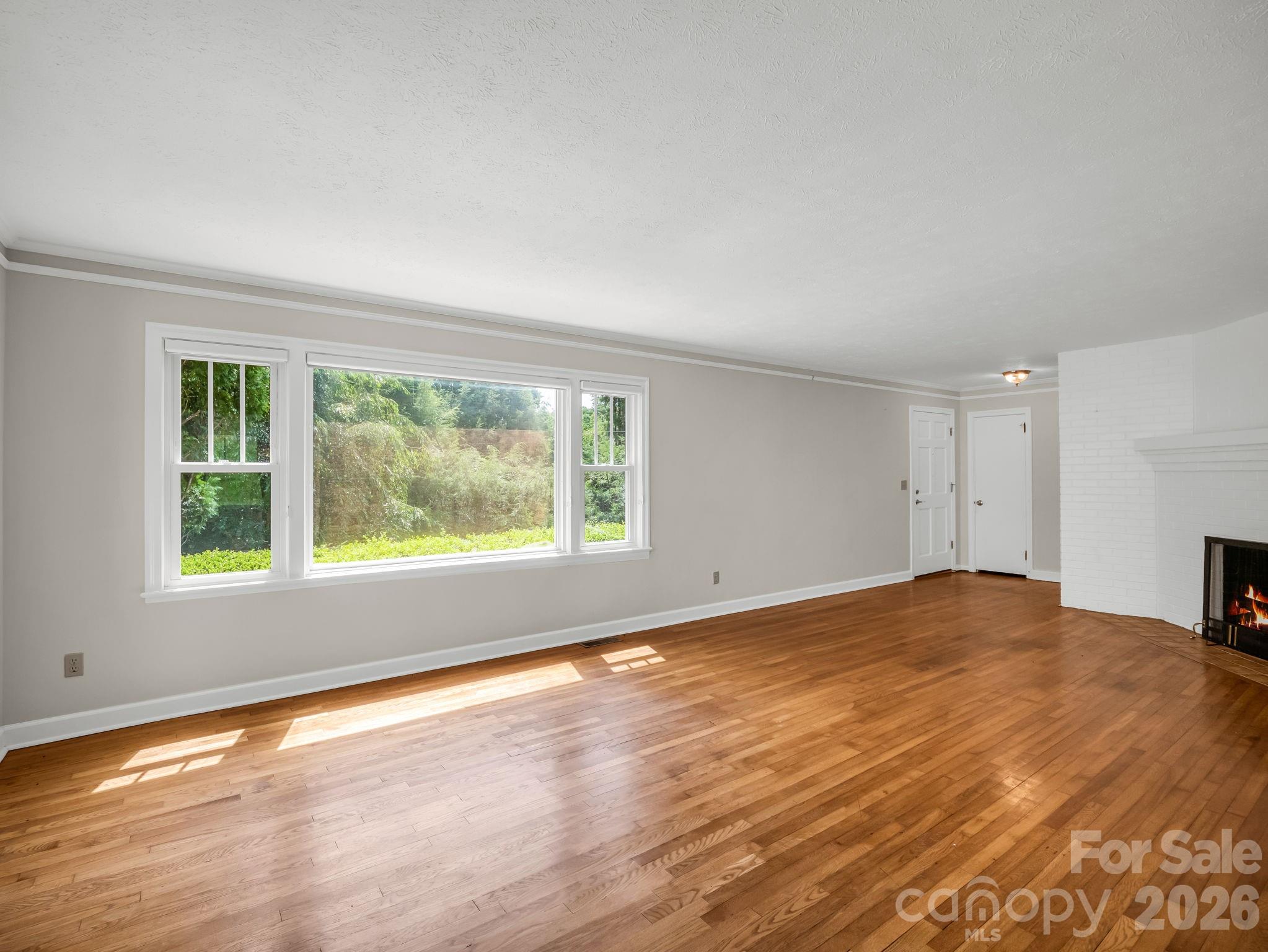 370 Orchard Circle — Laurel Park