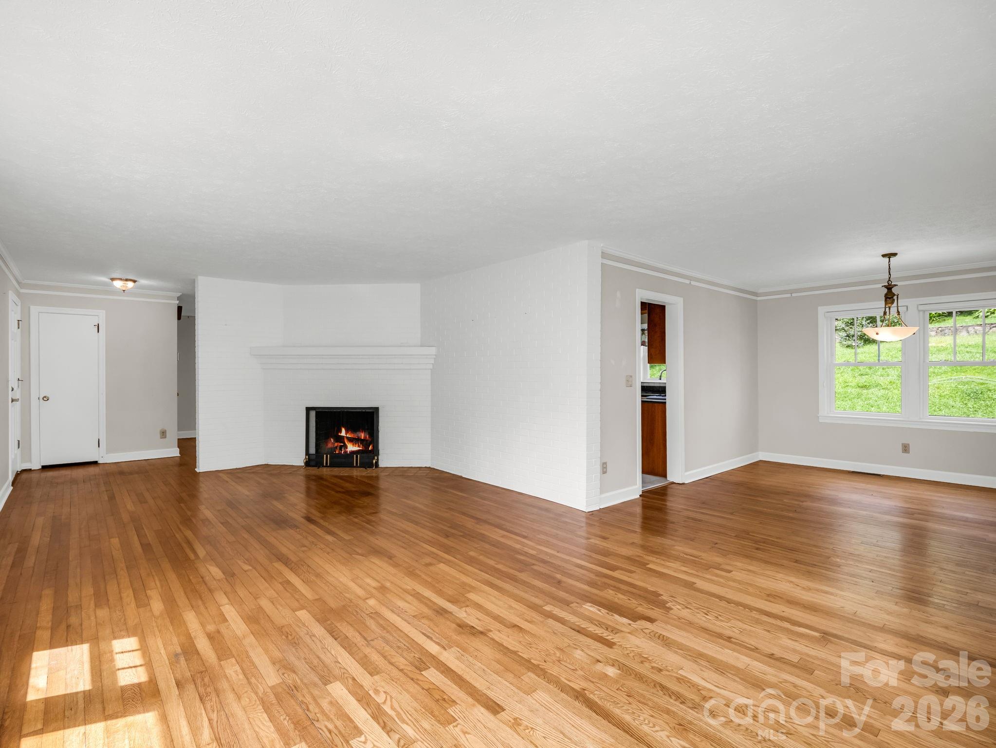 370 Orchard Circle — Laurel Park