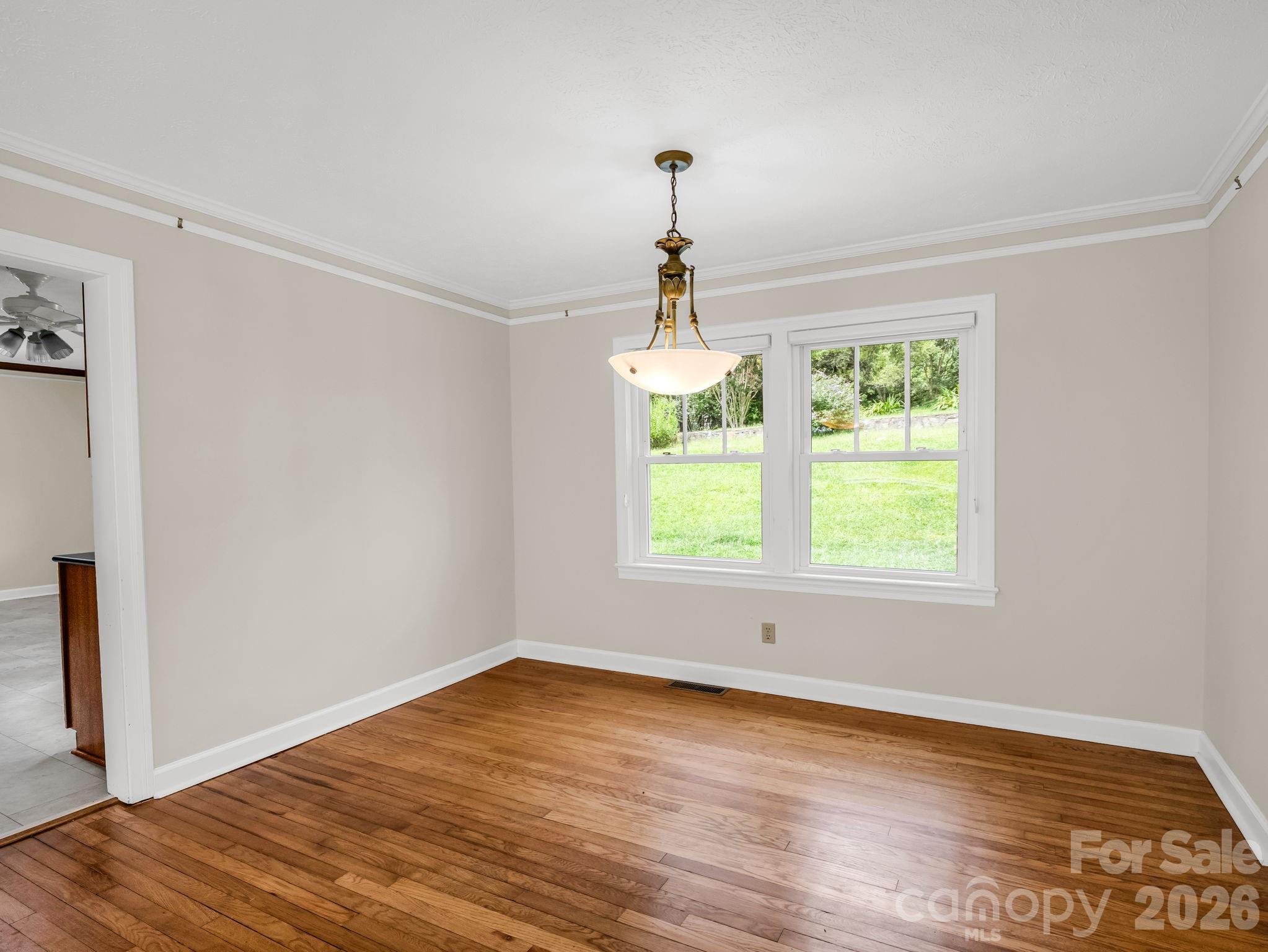 370 Orchard Circle — Laurel Park