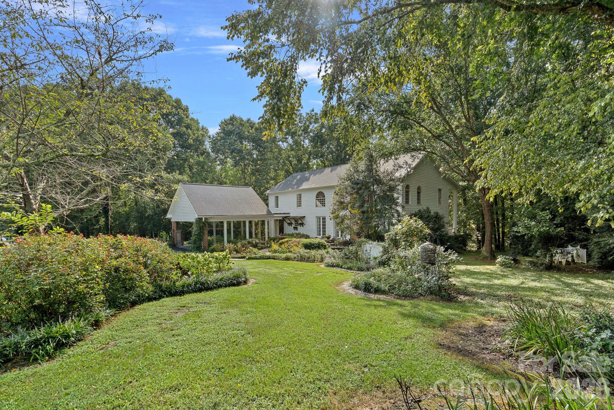 127 Celeste Estates Road — Statesville