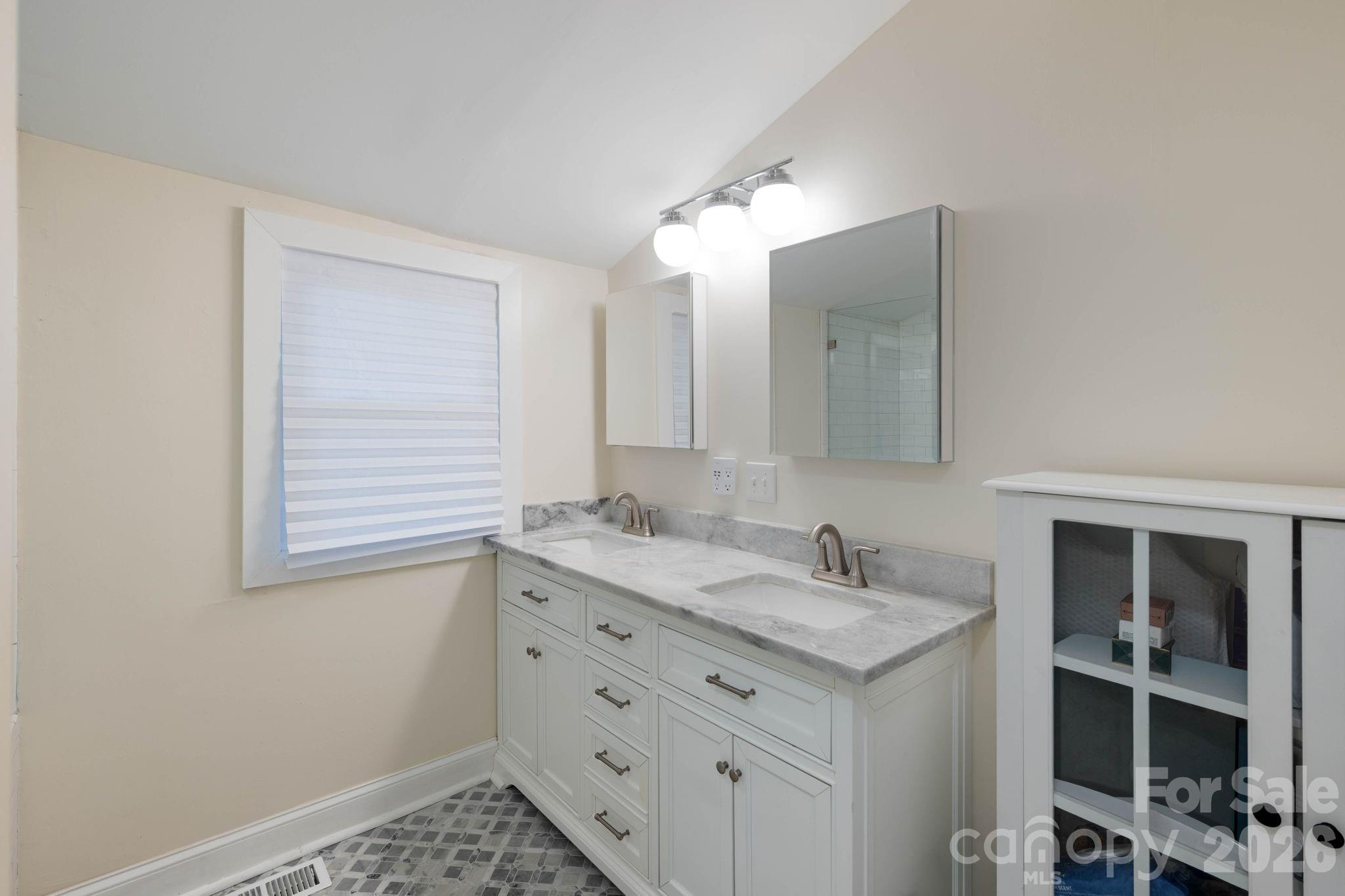 1208 Phillips Court — Gastonia