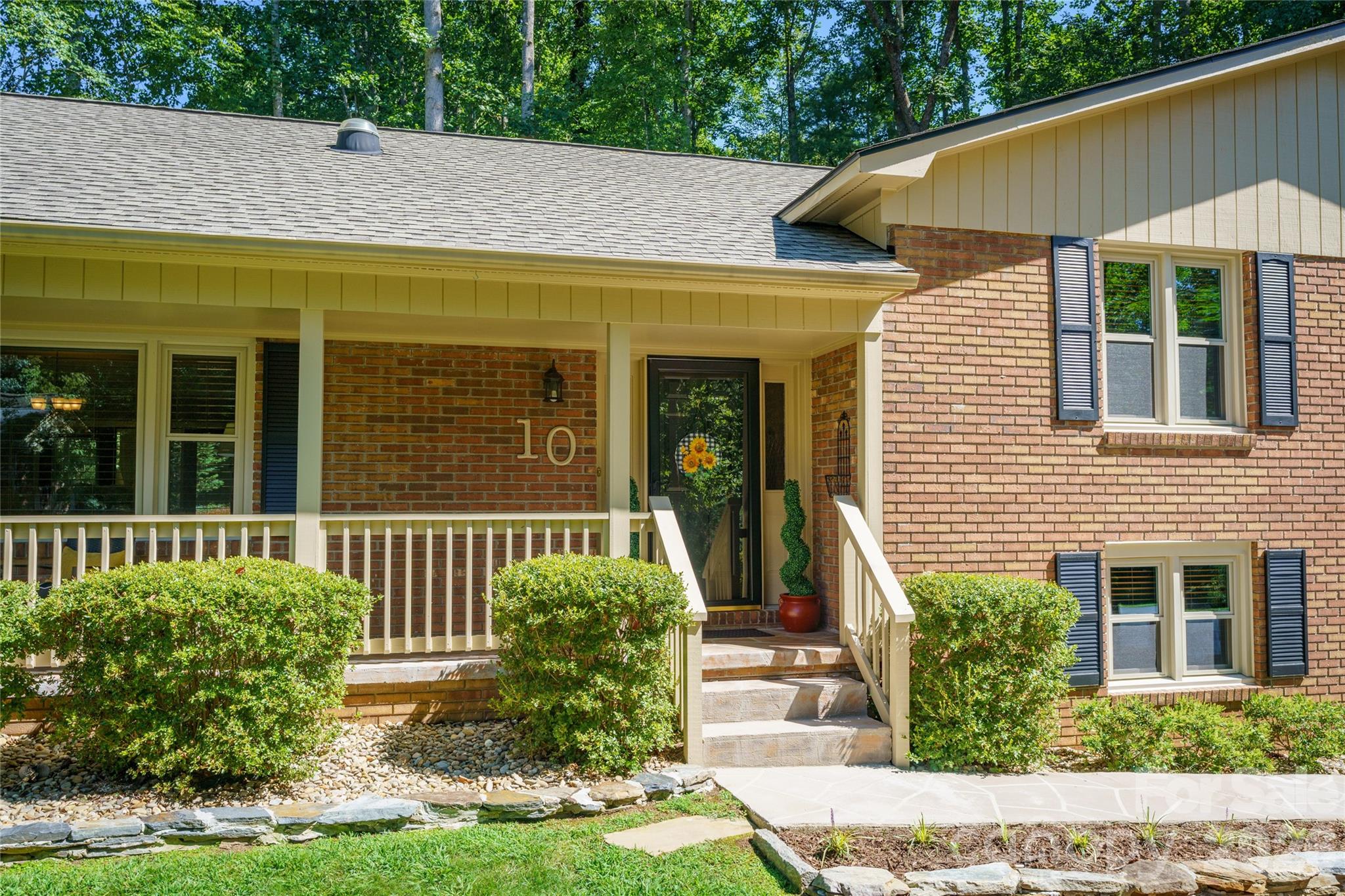 10 Surrey Run — Hendersonville