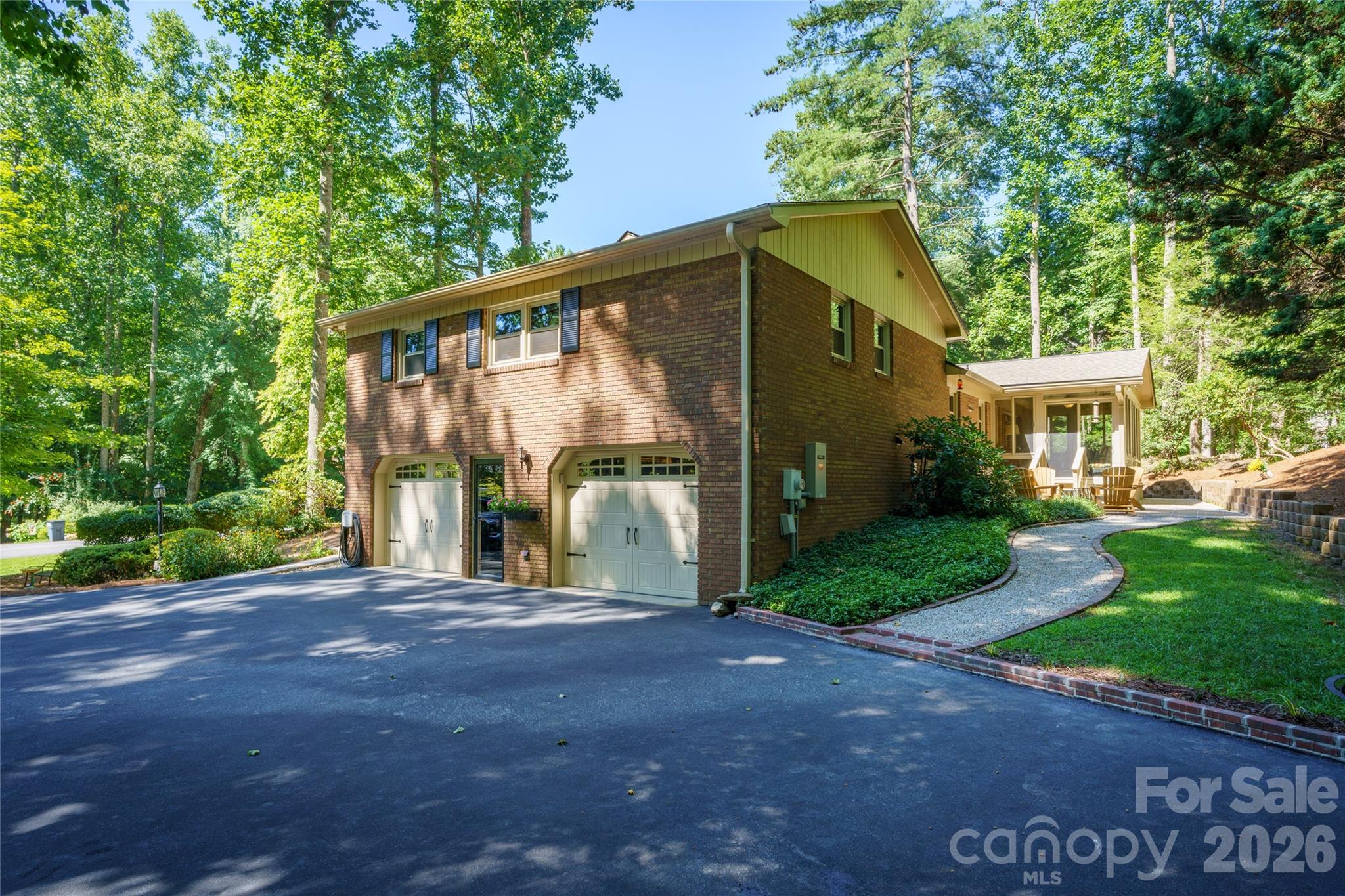 10 Surrey Run — Hendersonville