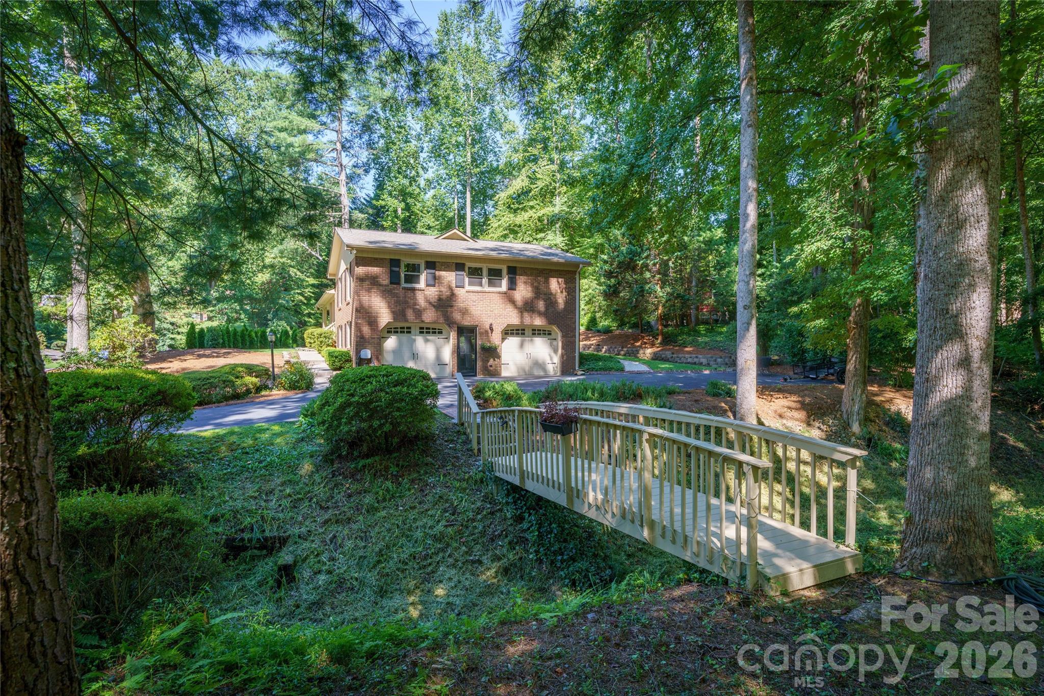 10 Surrey Run — Hendersonville