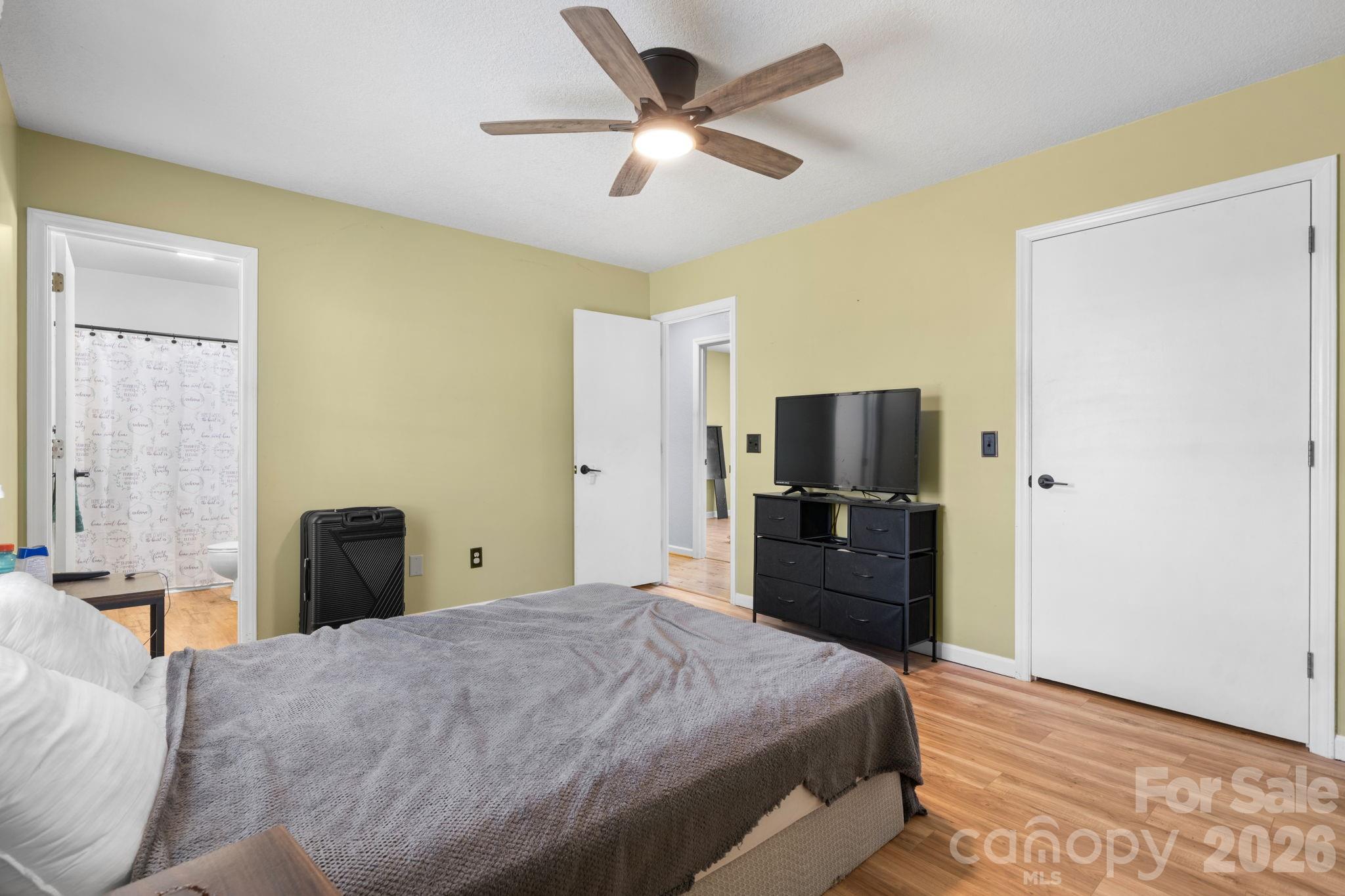 804 Southside Court — Lenoir