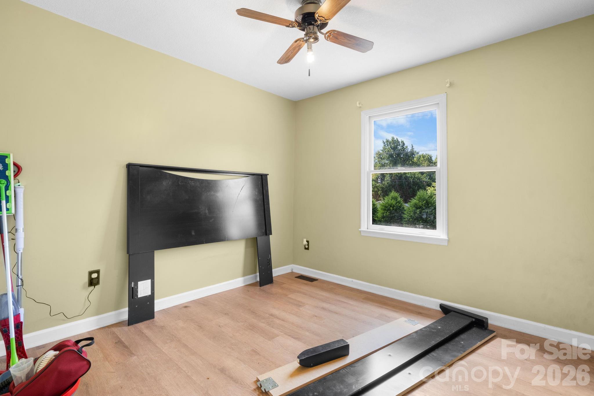 804 Southside Court — Lenoir