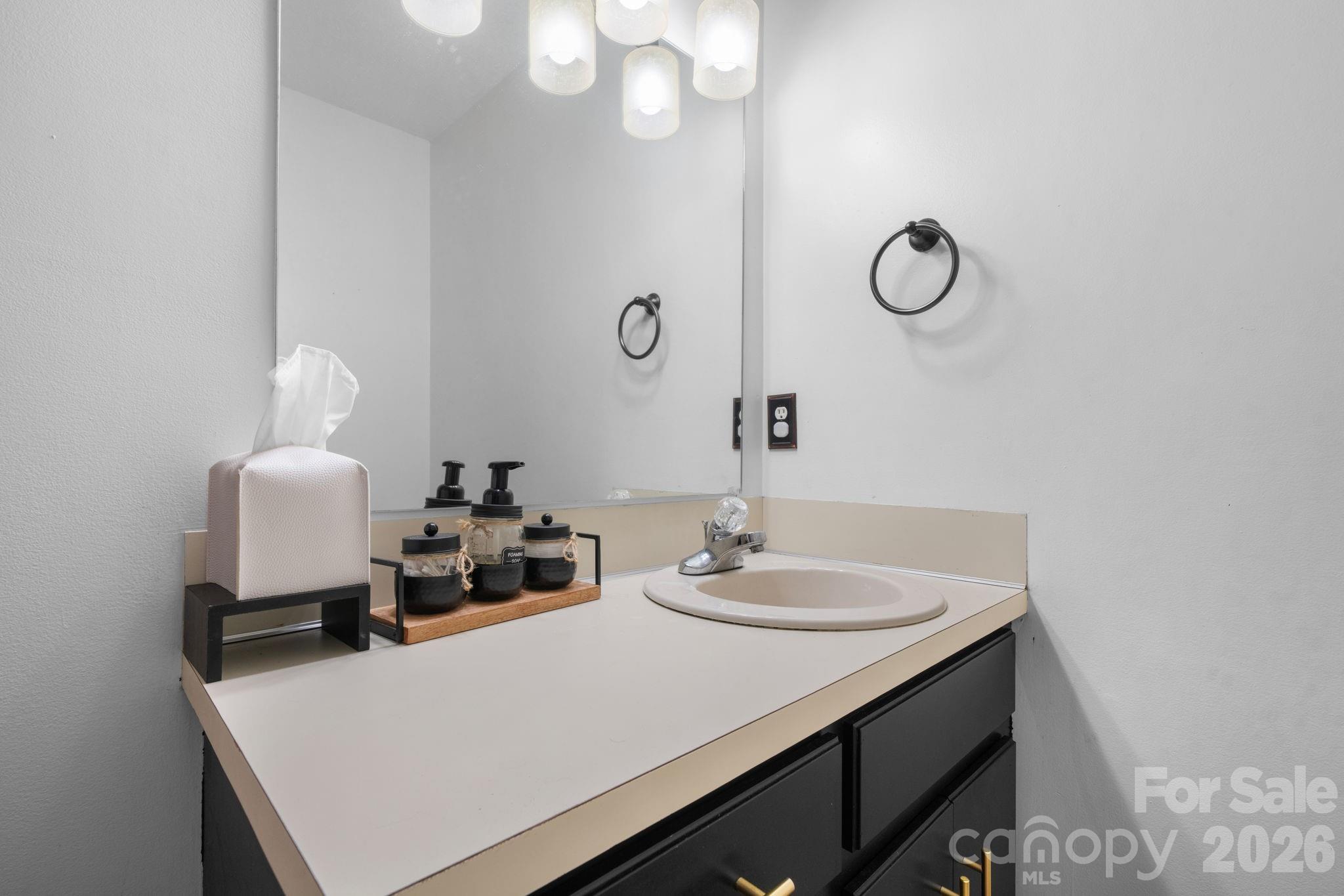 804 Southside Court — Lenoir