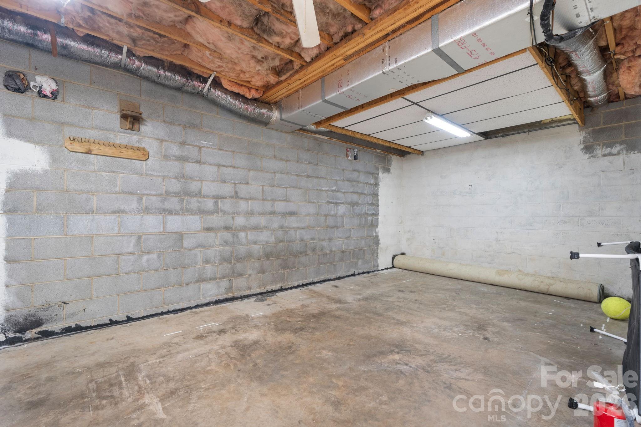 804 Southside Court — Lenoir