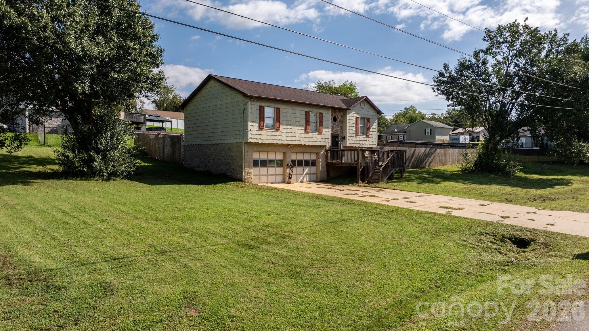 804 Southside Court — Lenoir