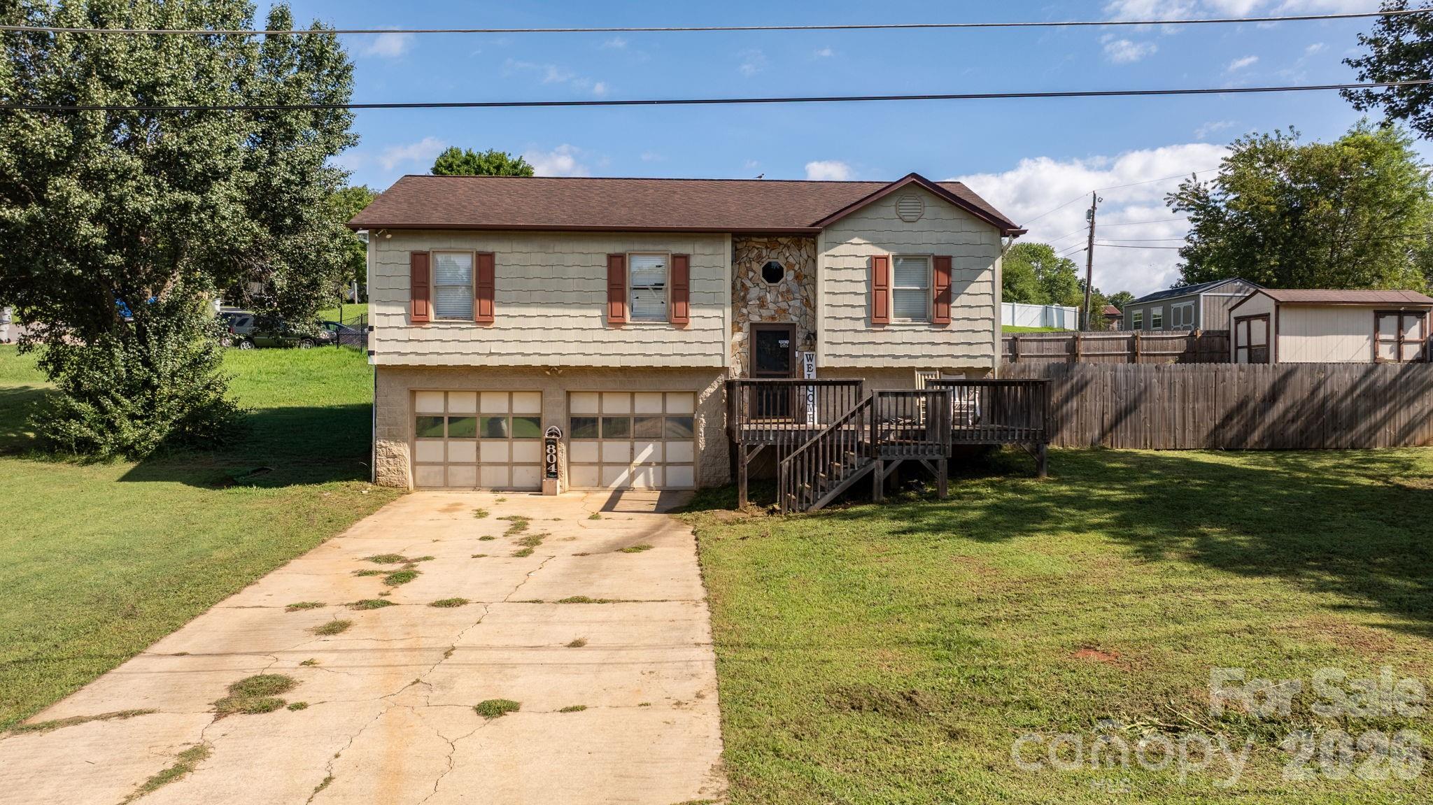 804 Southside Court — Lenoir